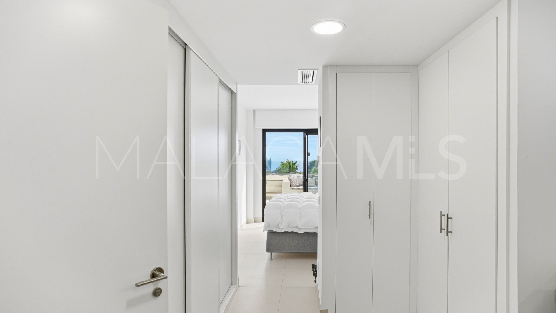 Ground floor apartment for sale in Cala de Mijas with 3 bedrooms