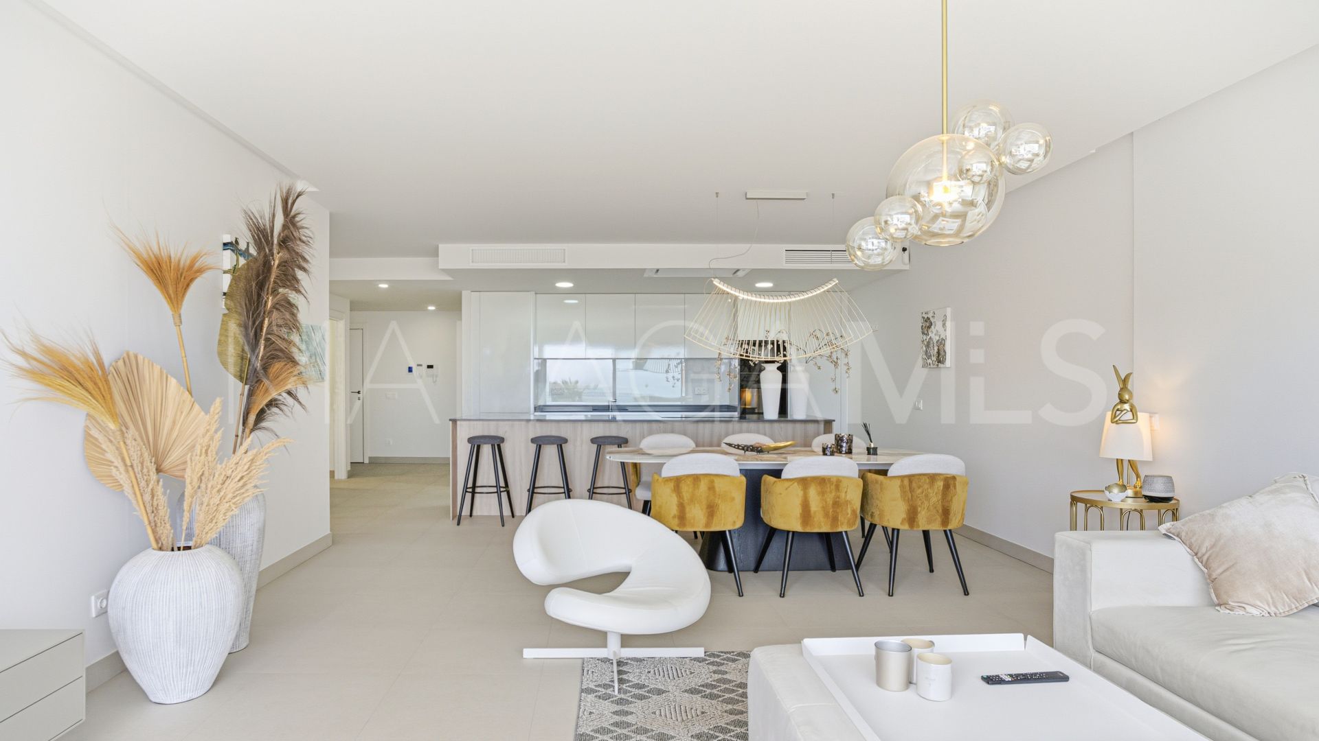 Ground floor apartment for sale in Cala de Mijas with 3 bedrooms