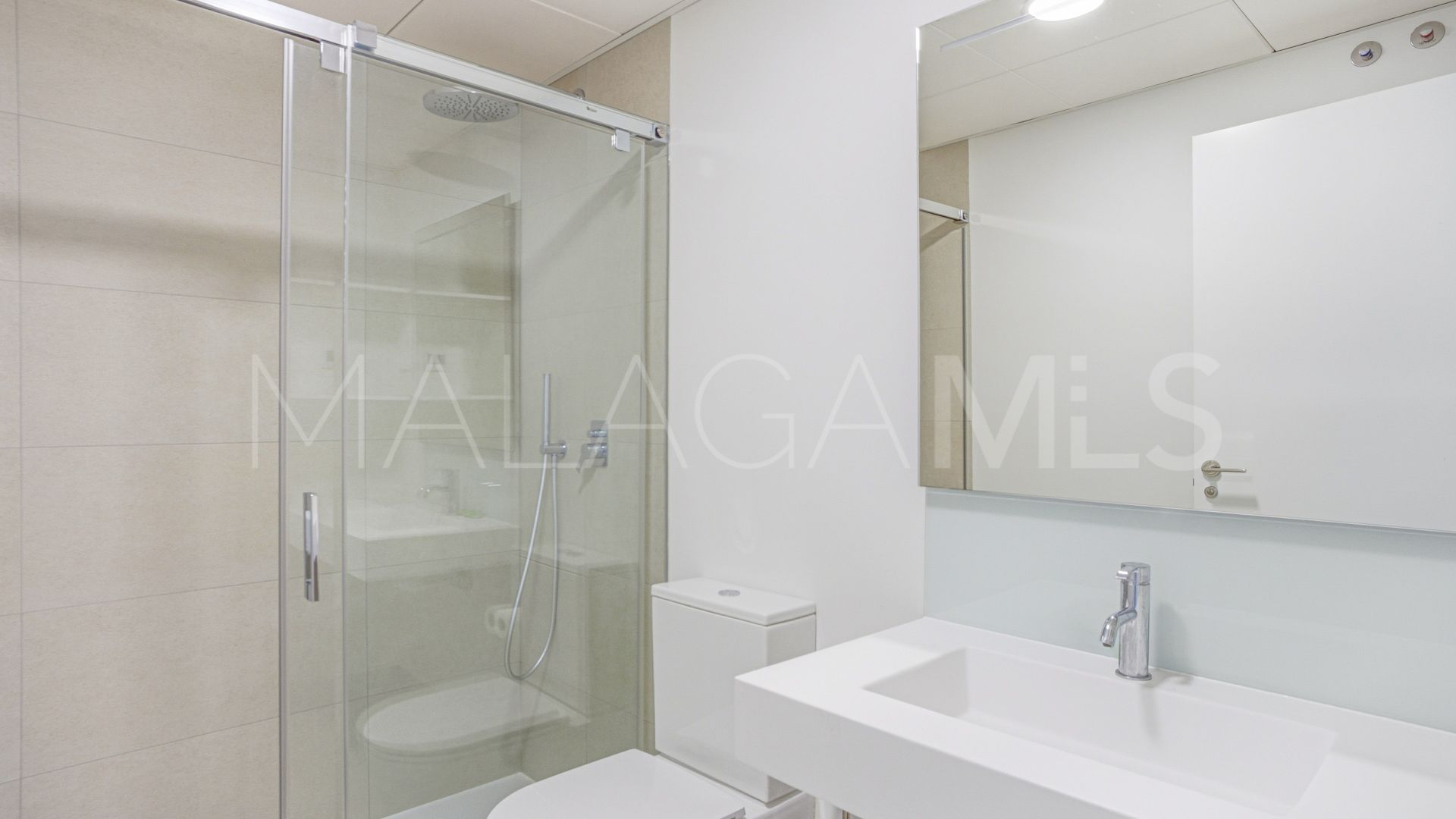 Ground floor apartment for sale in Cala de Mijas with 3 bedrooms