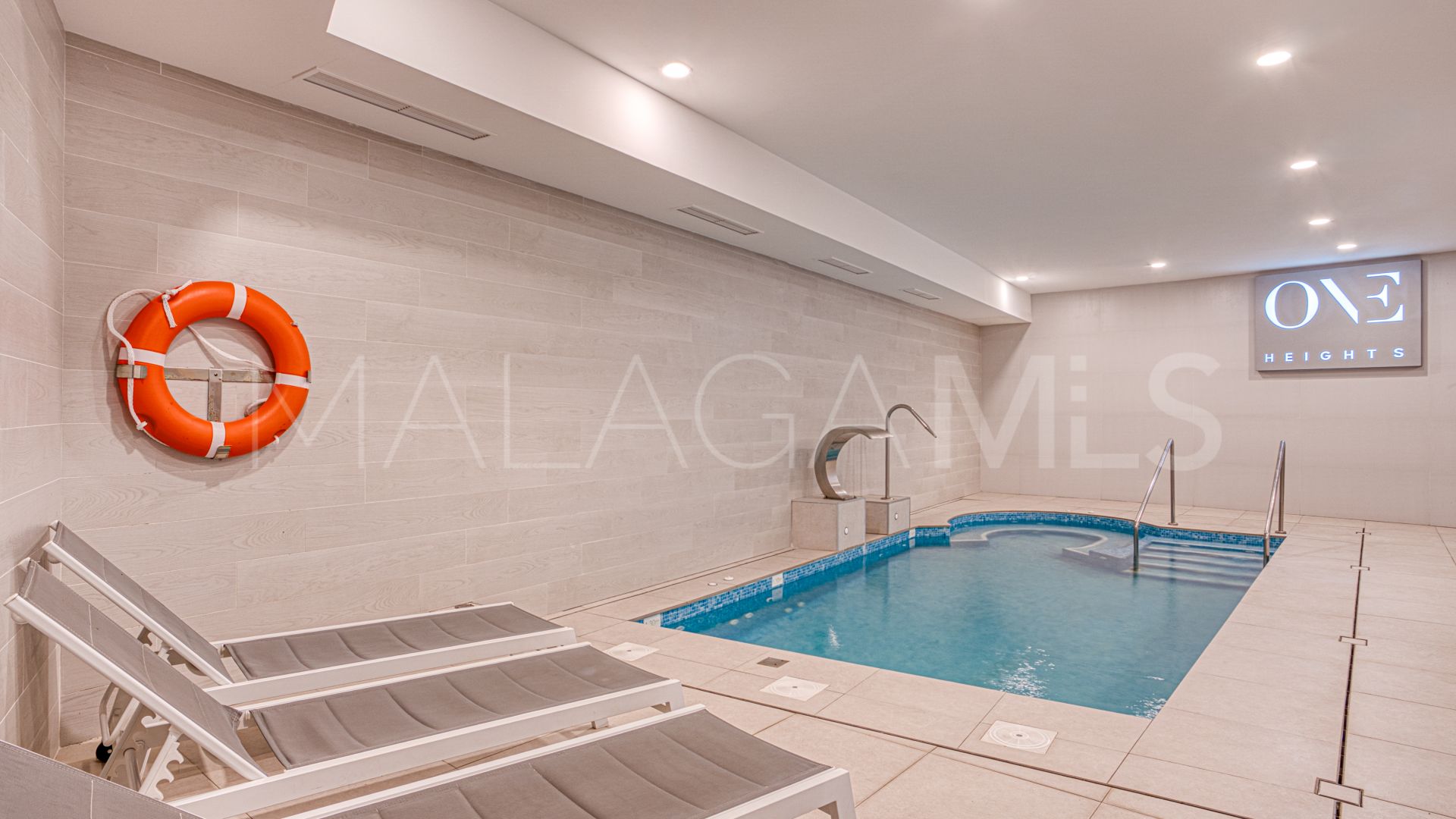 Ground floor apartment for sale in Cala de Mijas with 3 bedrooms