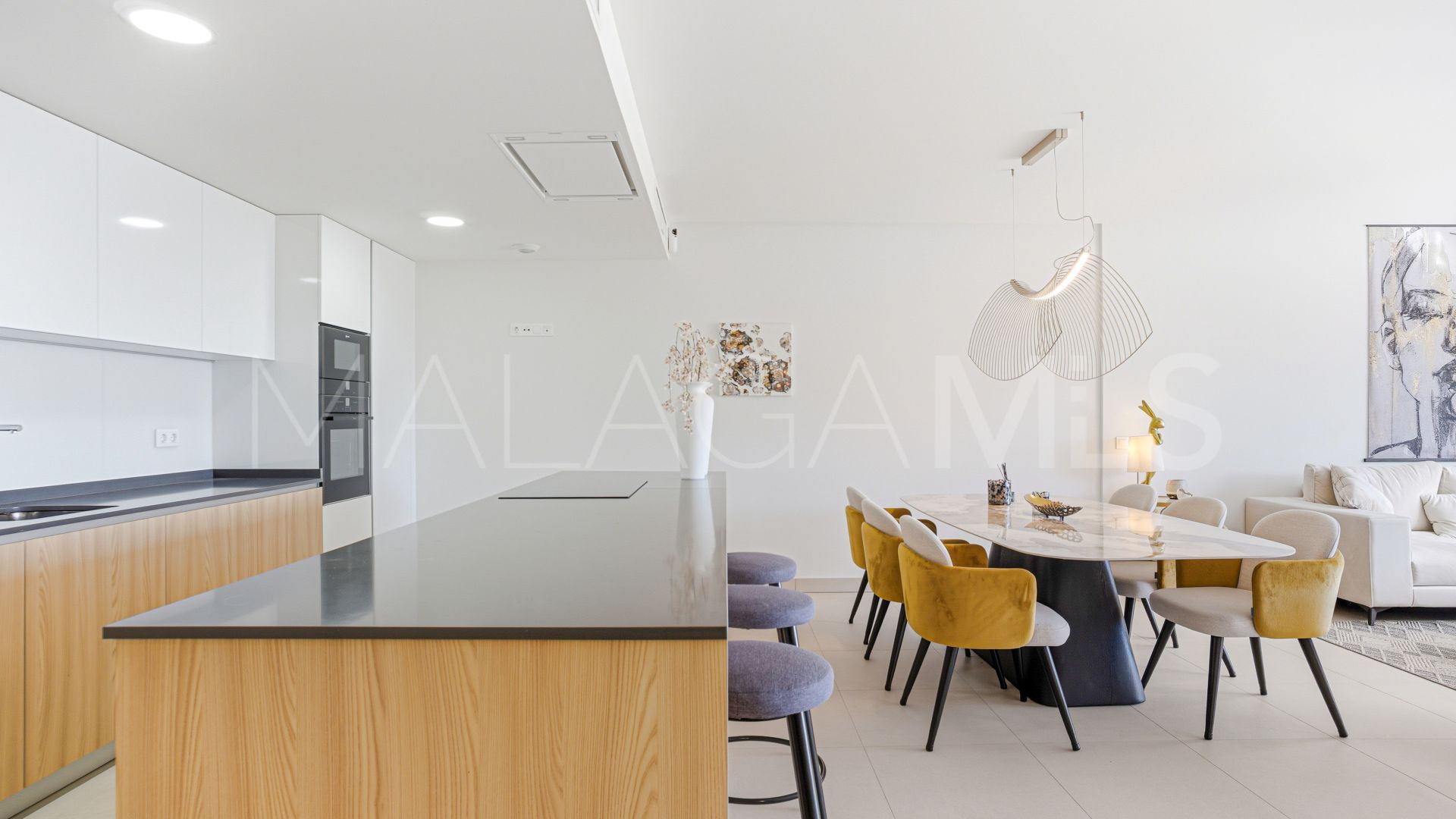 Ground floor apartment for sale in Cala de Mijas with 3 bedrooms