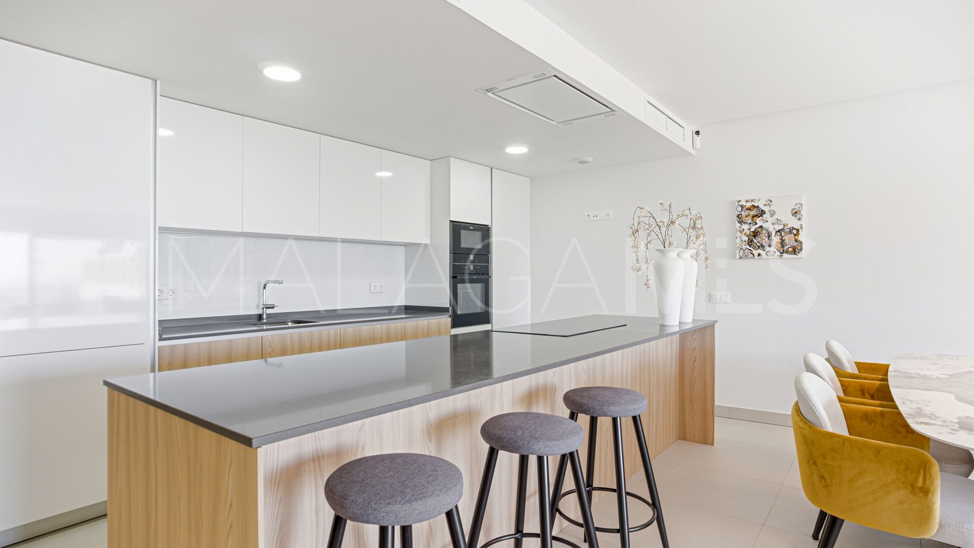 Ground floor apartment for sale in Cala de Mijas with 3 bedrooms