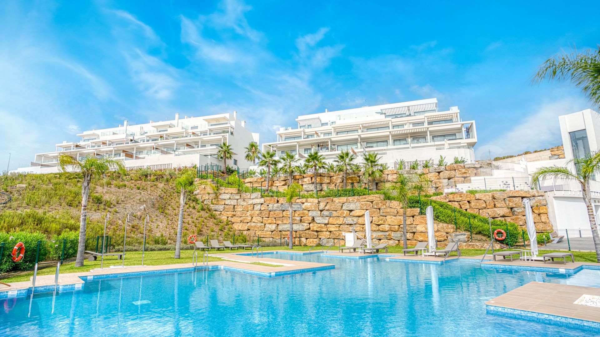 Ground floor apartment for sale in Cala de Mijas with 3 bedrooms