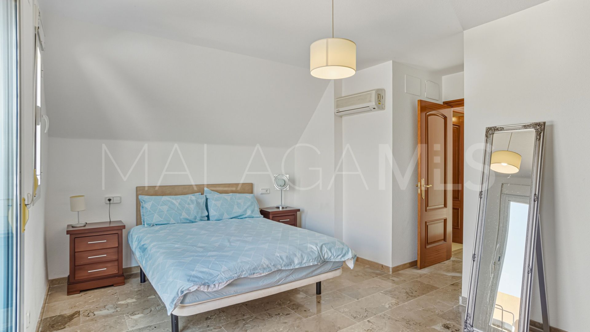 Tvåvånings takvåning for sale in Casares Playa