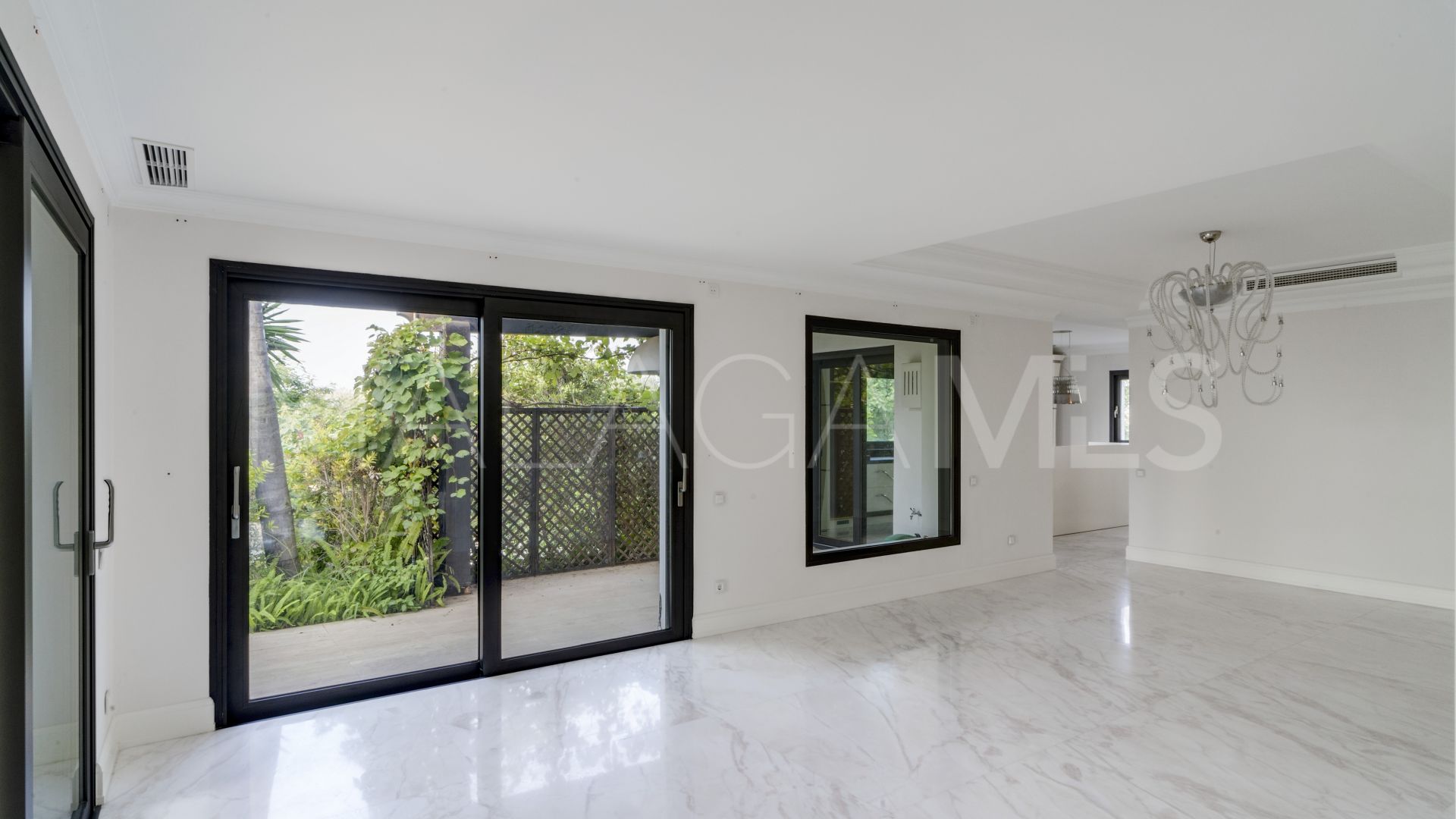 Villa for sale in Lomas de Magna Marbella