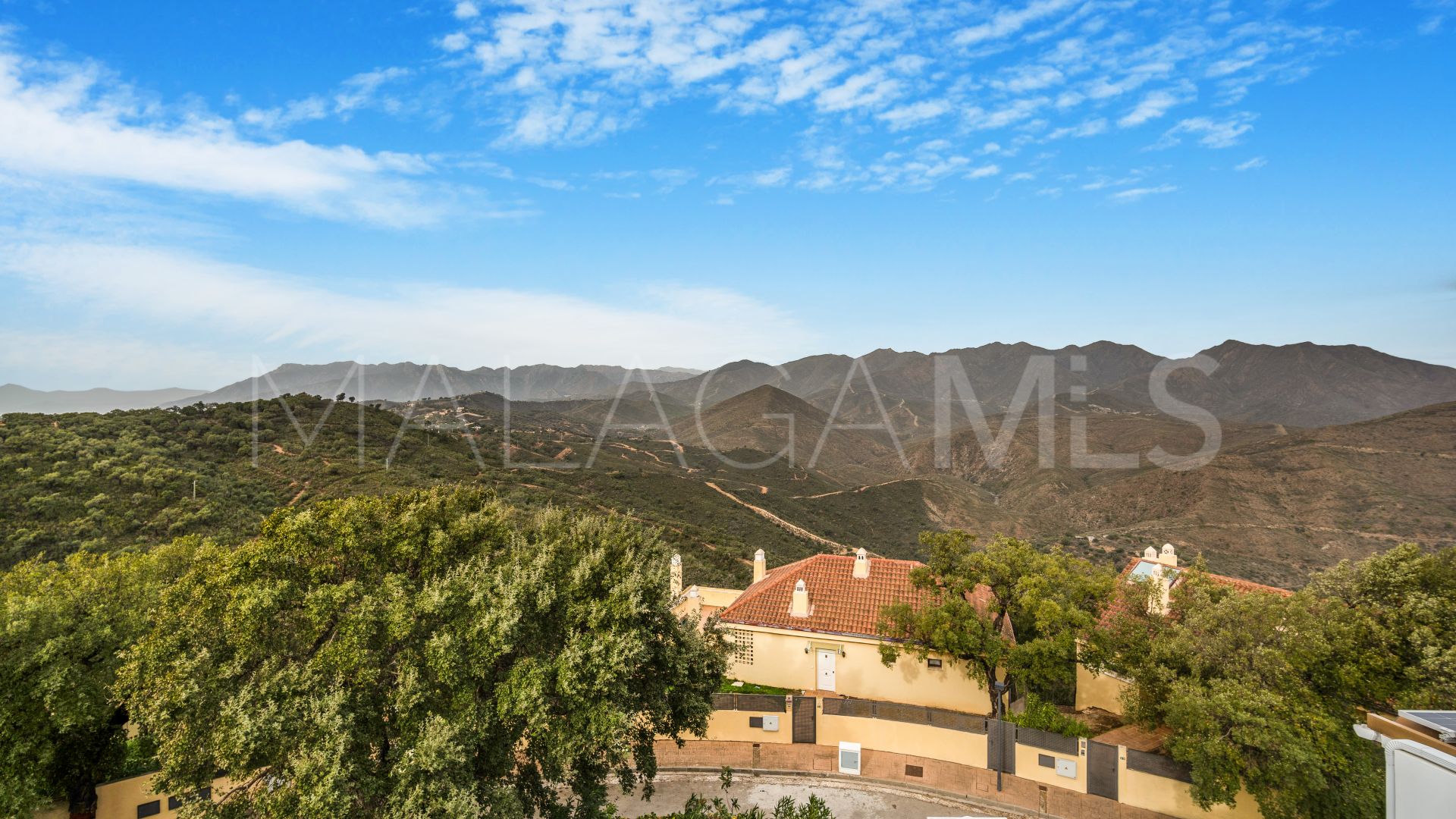 Villa for sale in La Mairena
