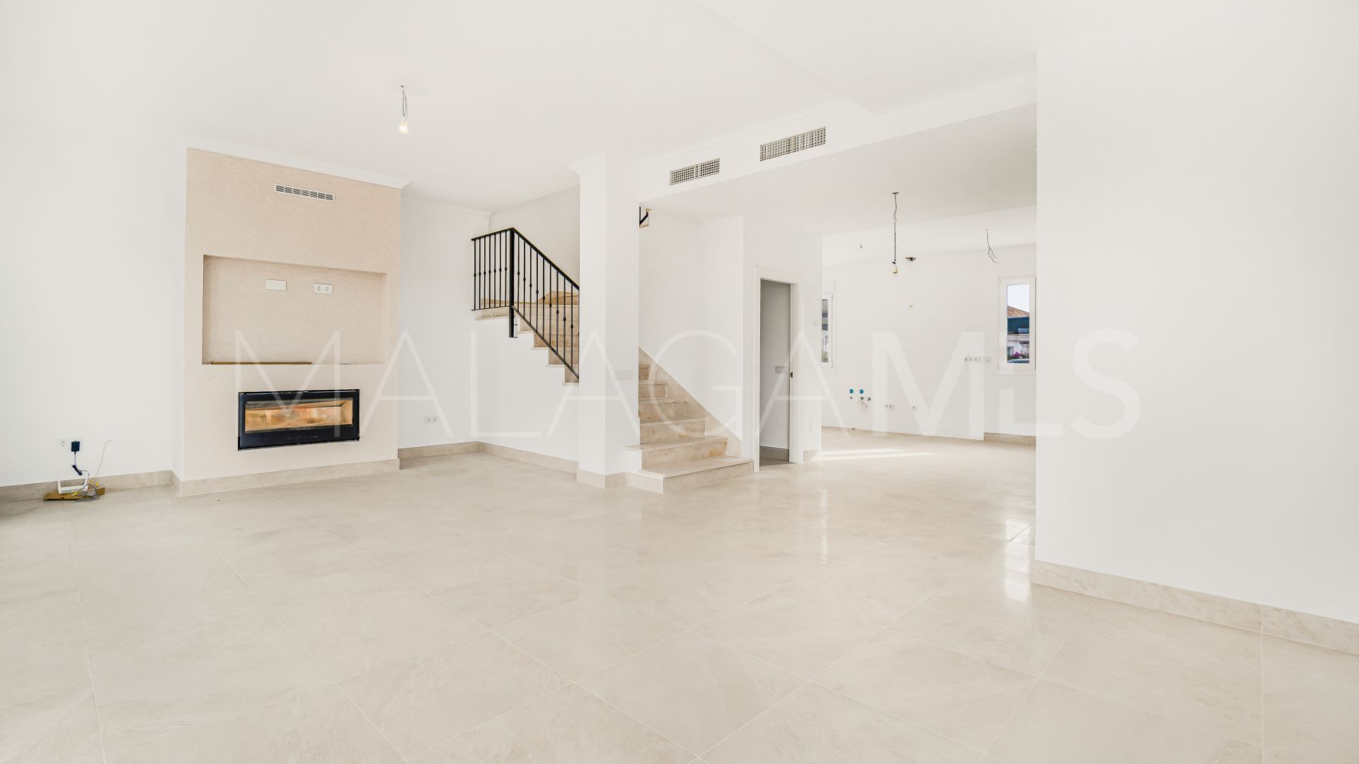 Villa for sale in La Mairena
