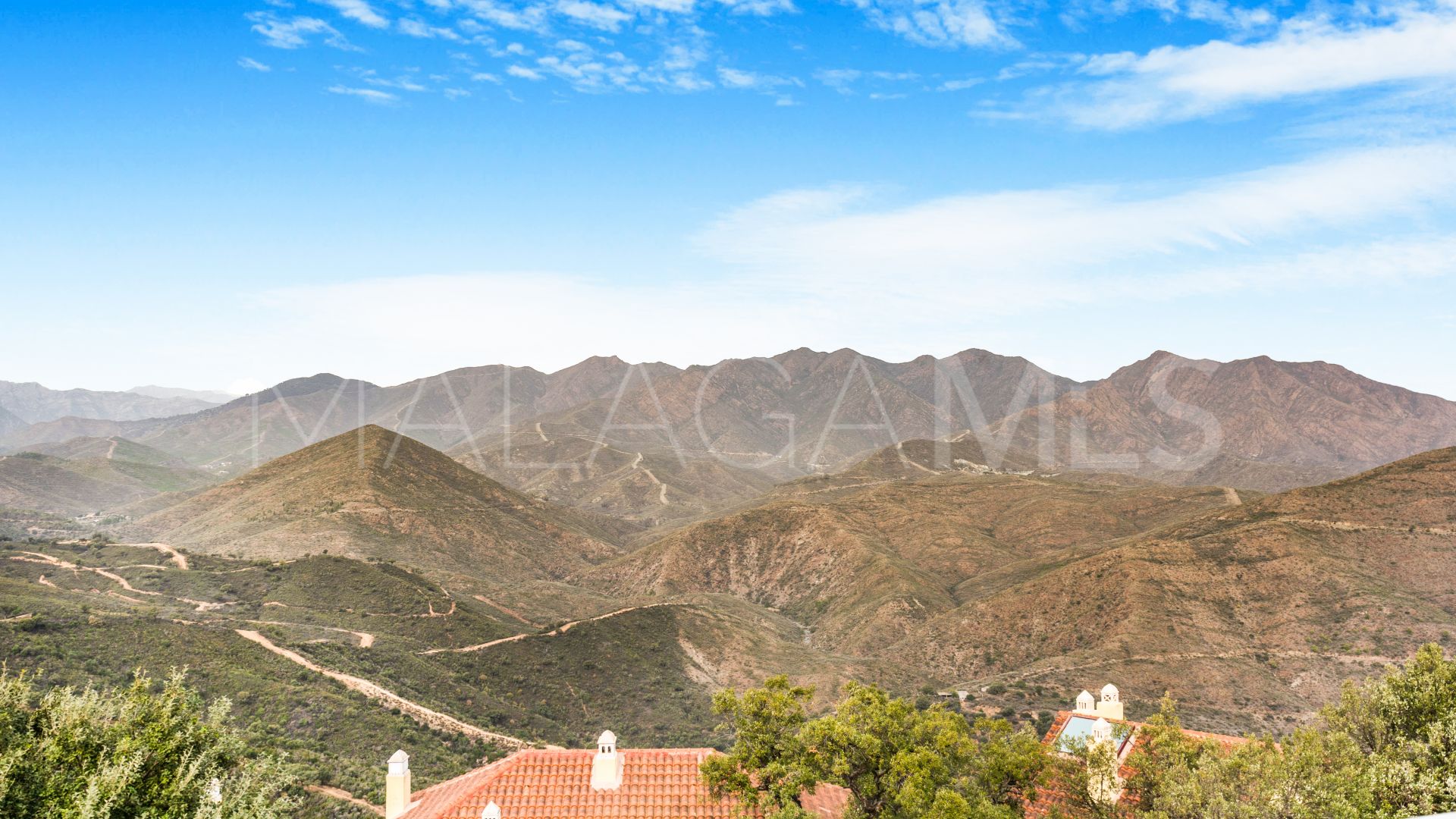 Villa for sale in La Mairena