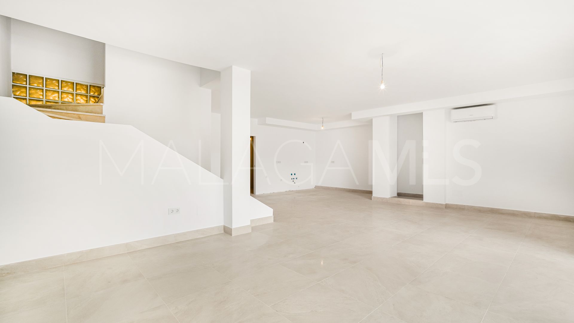 Villa for sale in La Mairena