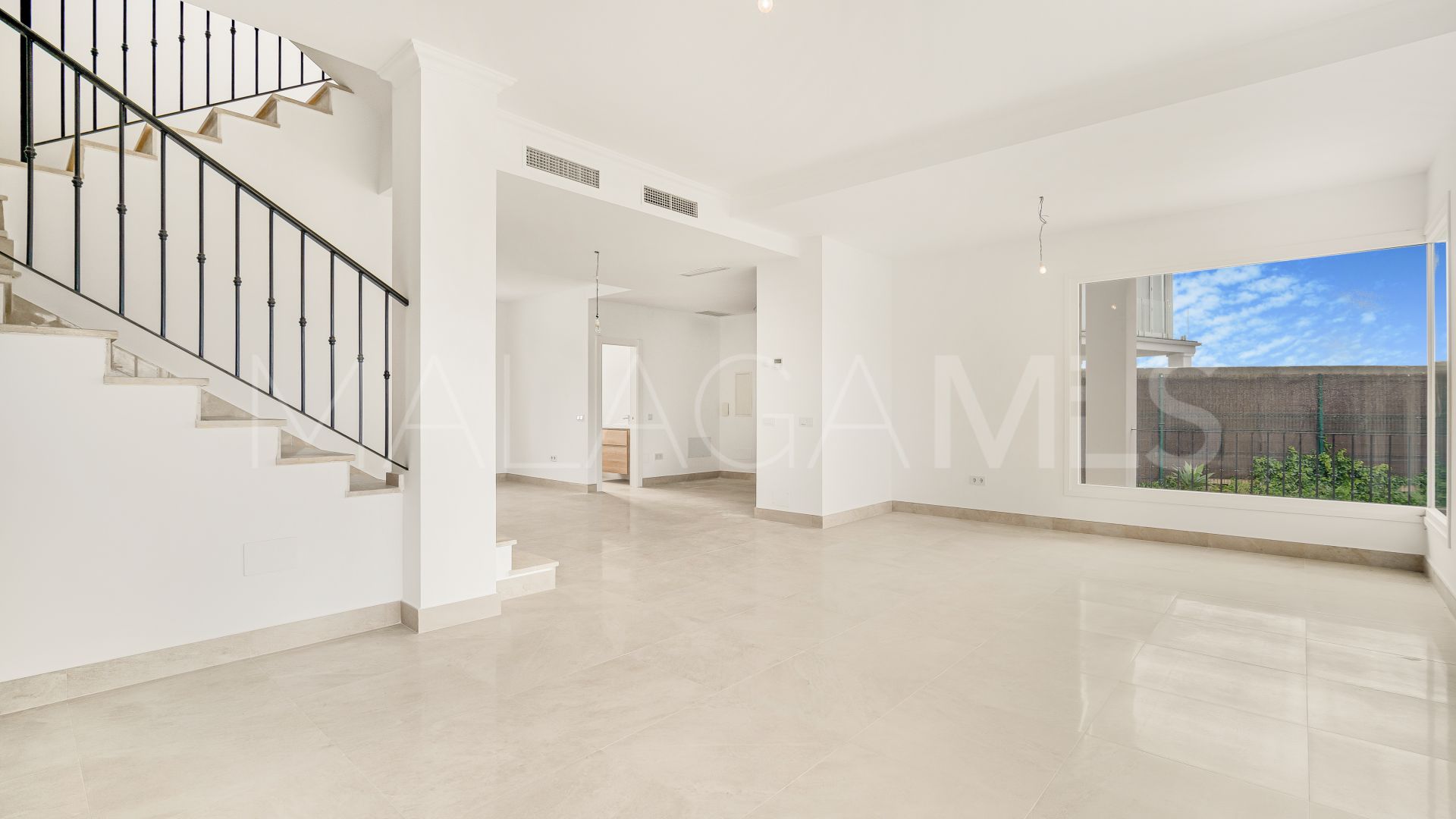 Villa for sale in La Mairena