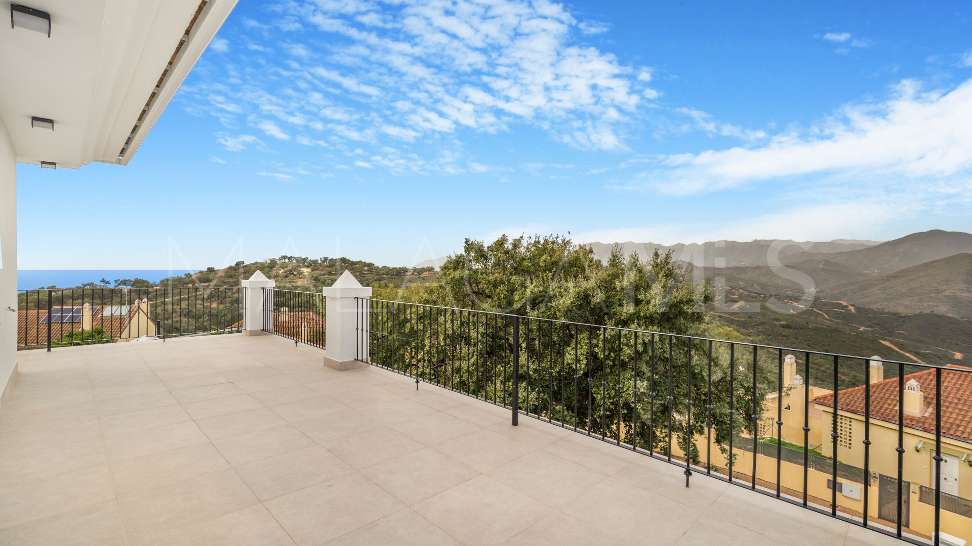 Villa for sale in La Mairena