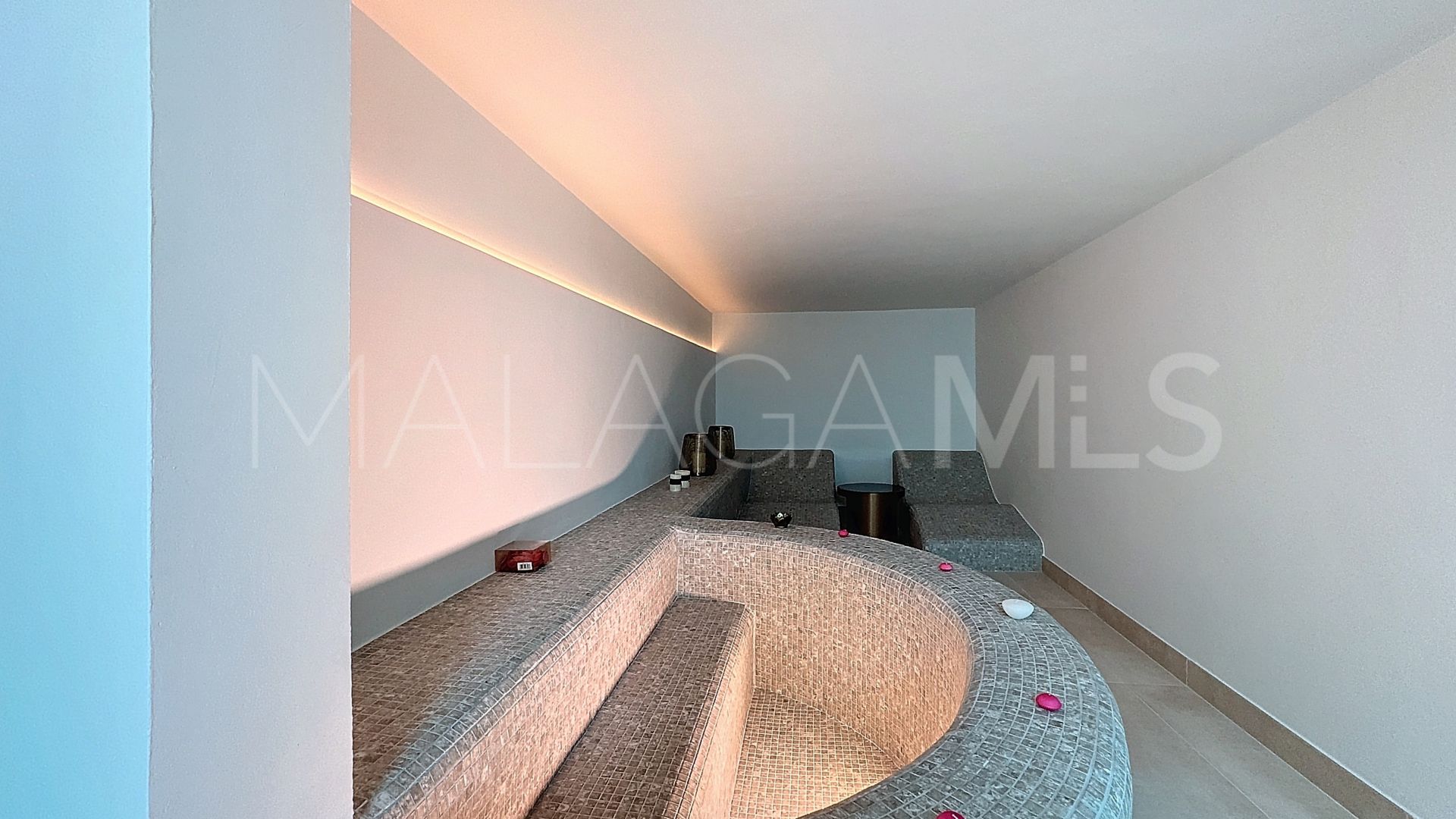 7 bedrooms villa in Sierra Blanca for sale