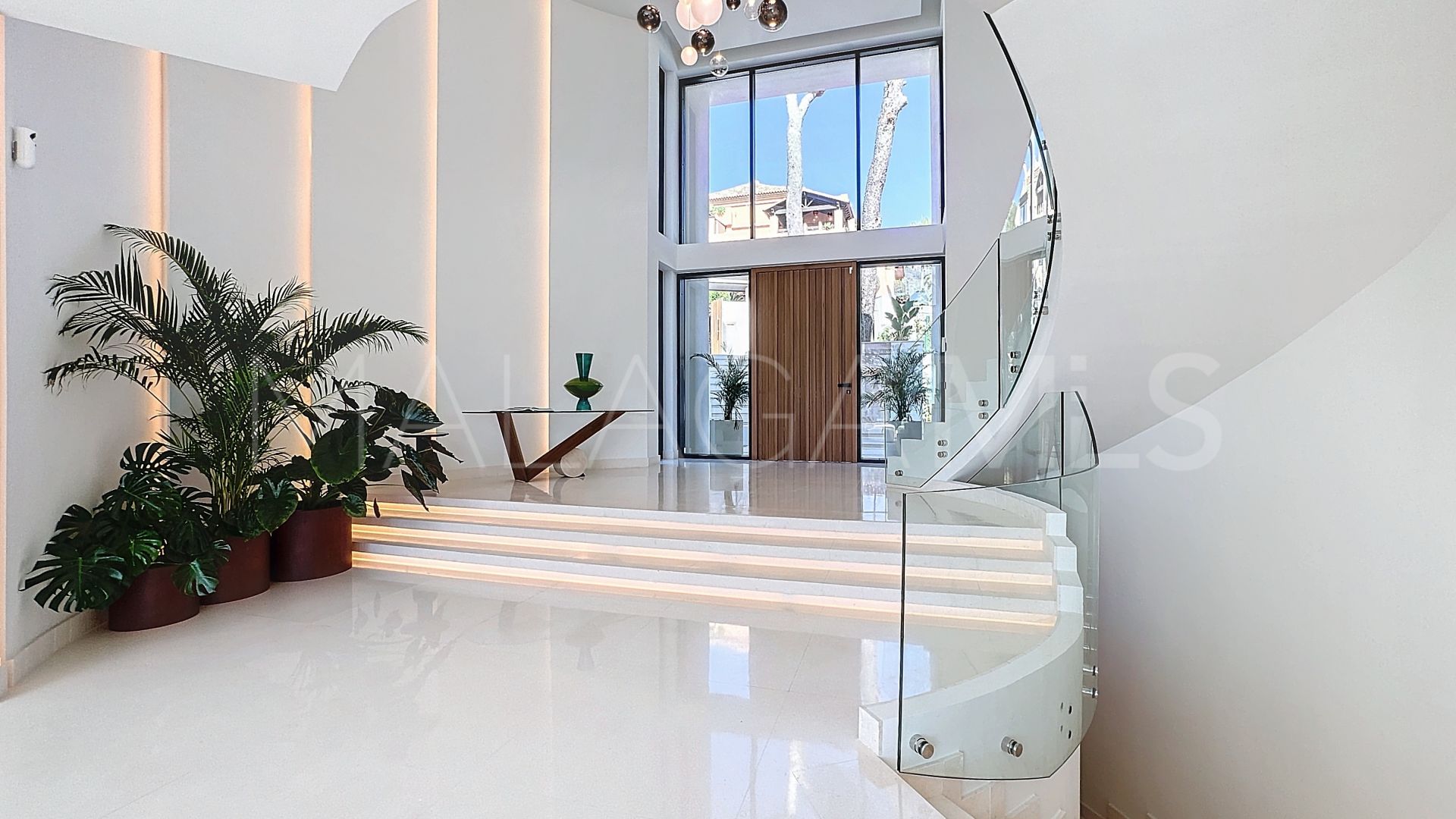 7 bedrooms villa in Sierra Blanca for sale