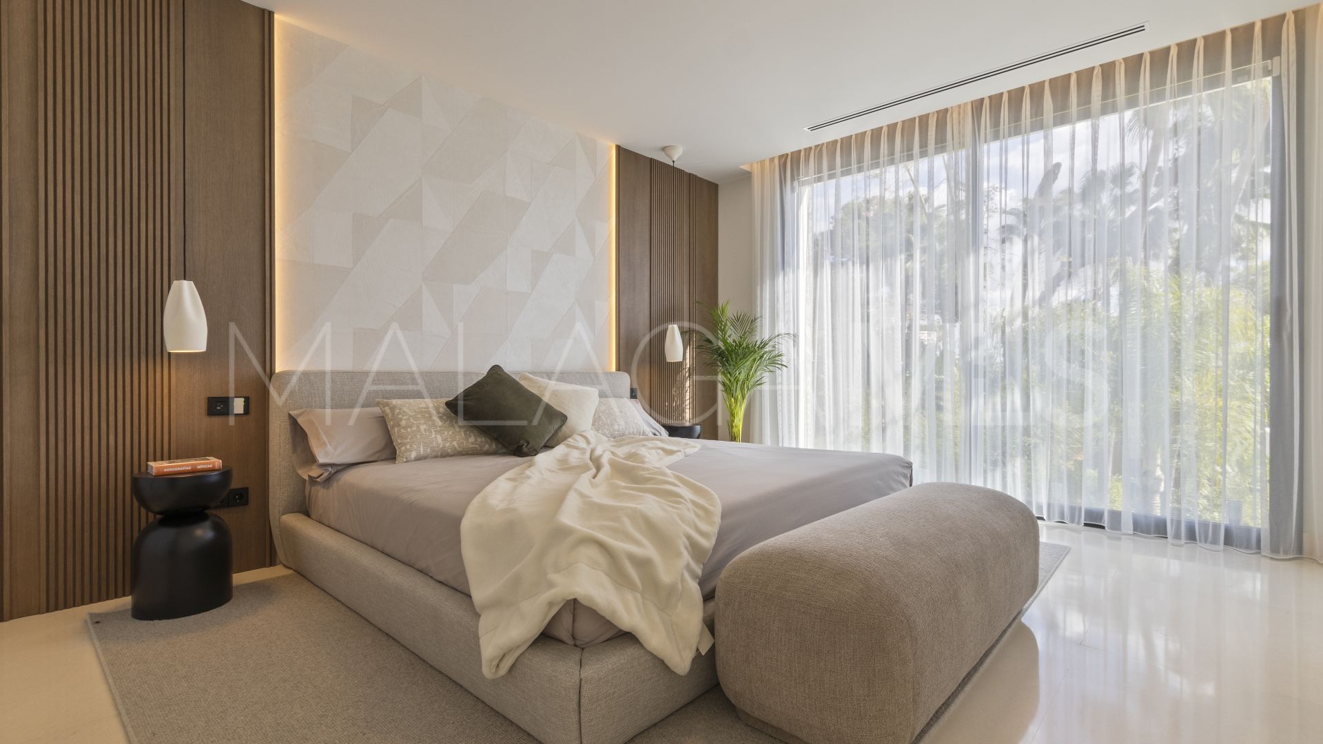 7 bedrooms villa in Sierra Blanca for sale