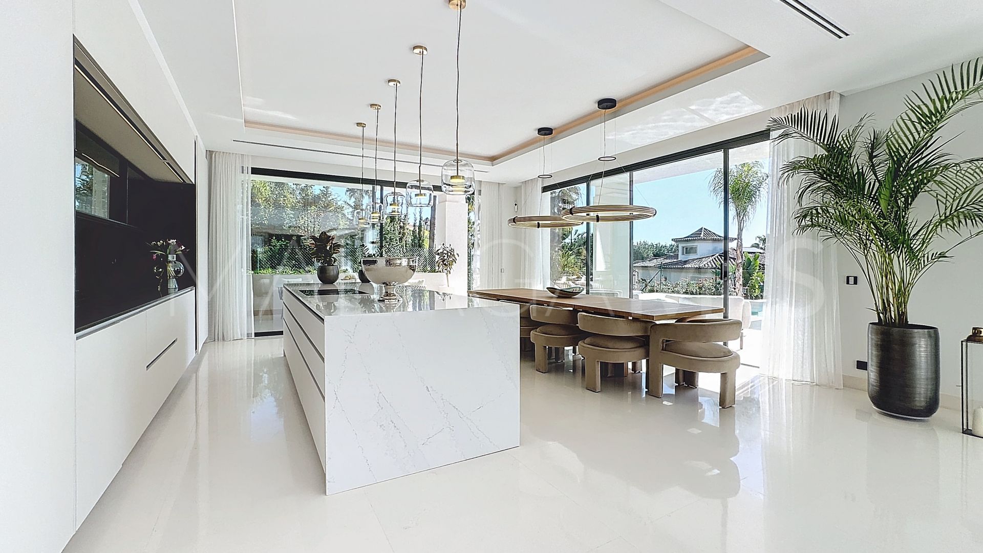 7 bedrooms villa in Sierra Blanca for sale