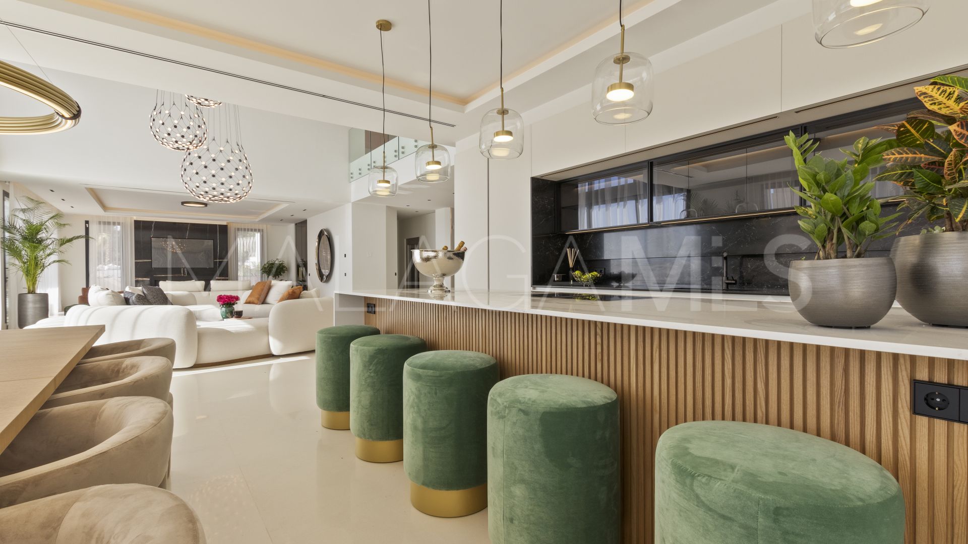 7 bedrooms villa in Sierra Blanca for sale