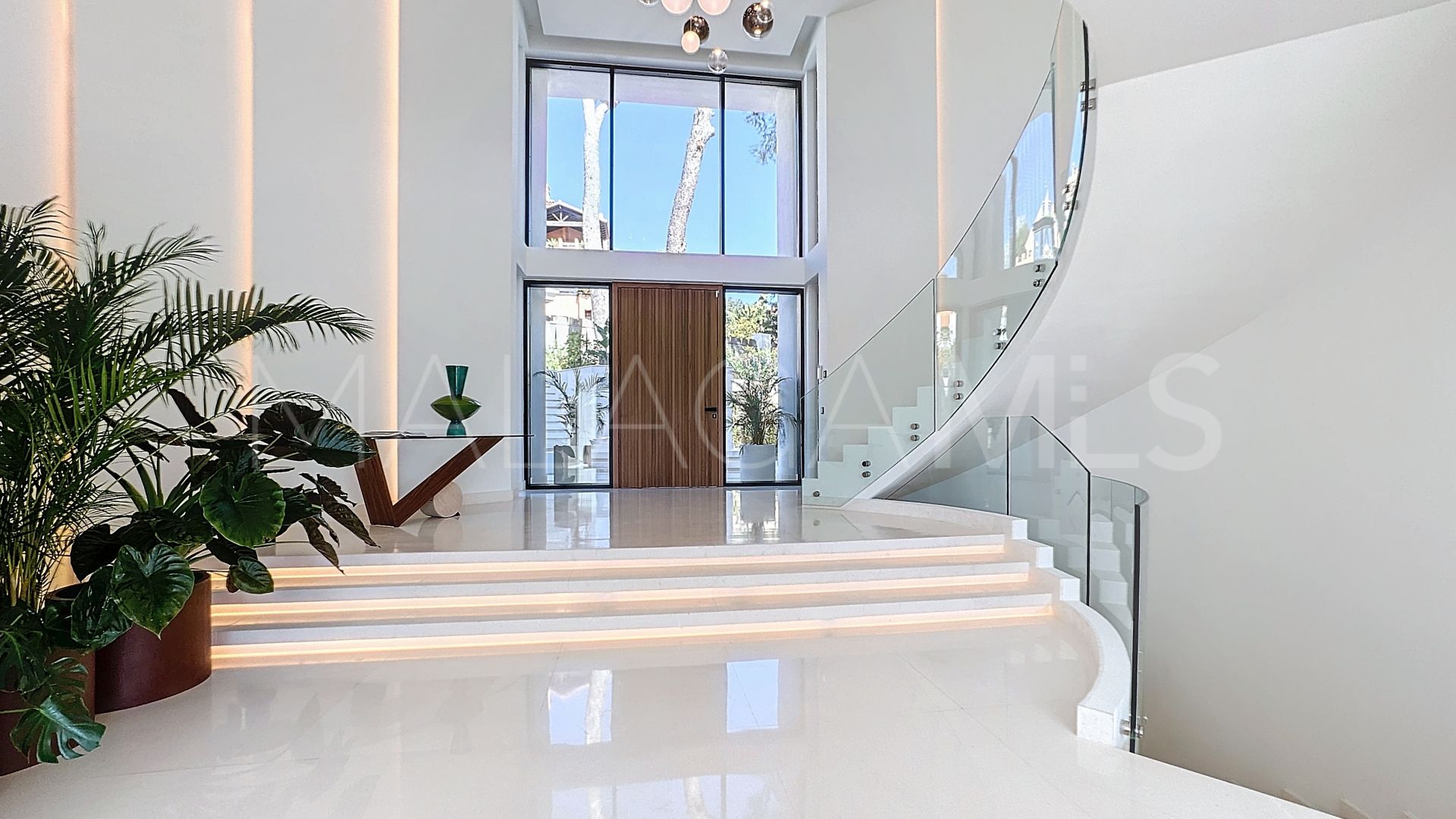 7 bedrooms villa in Sierra Blanca for sale