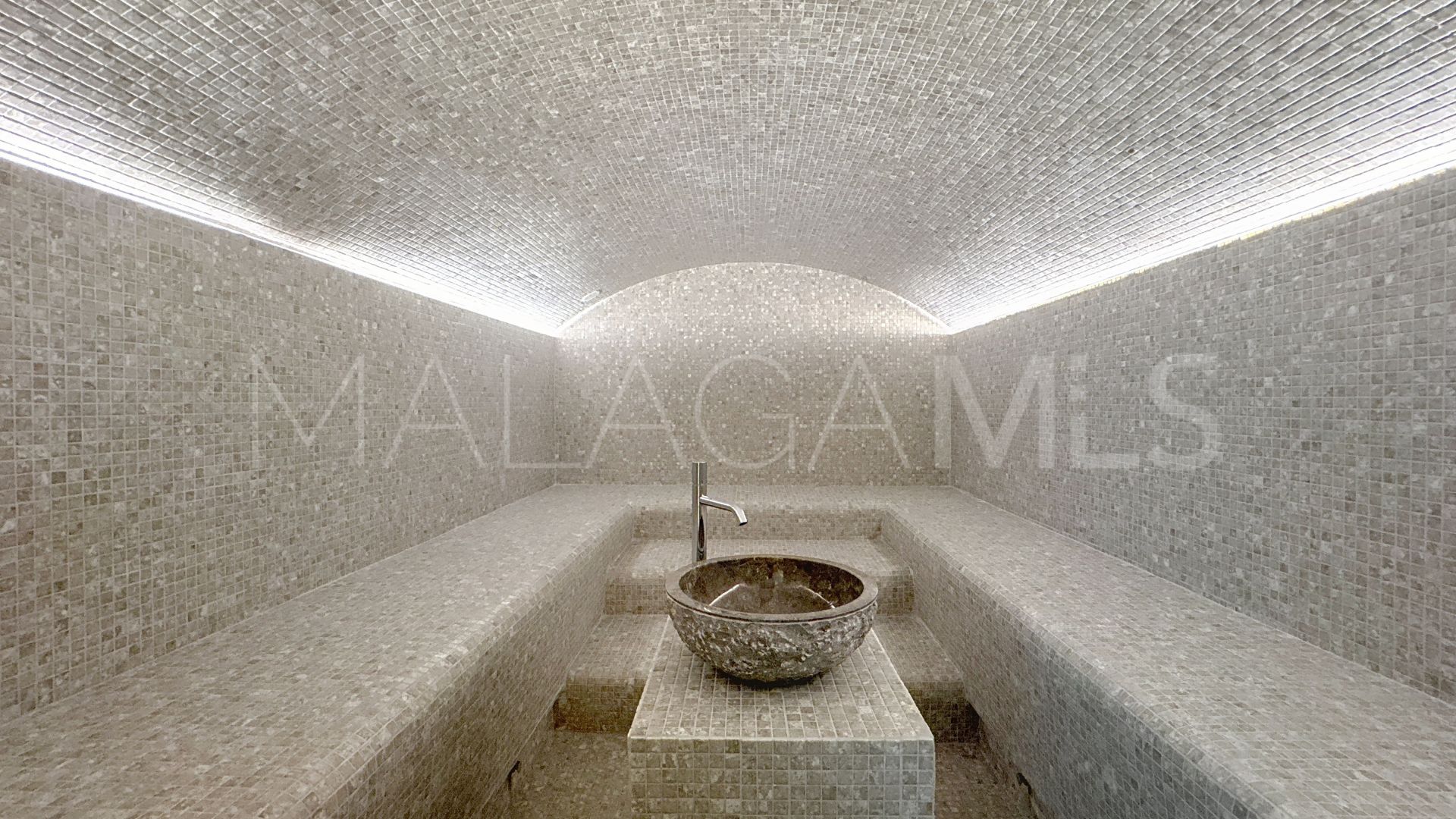 7 bedrooms villa in Sierra Blanca for sale