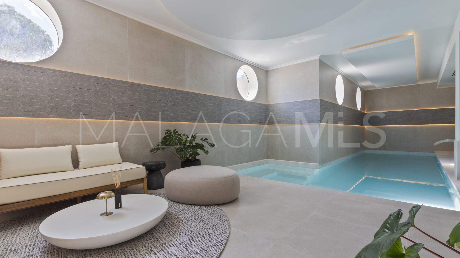 7 bedrooms villa in Sierra Blanca for sale