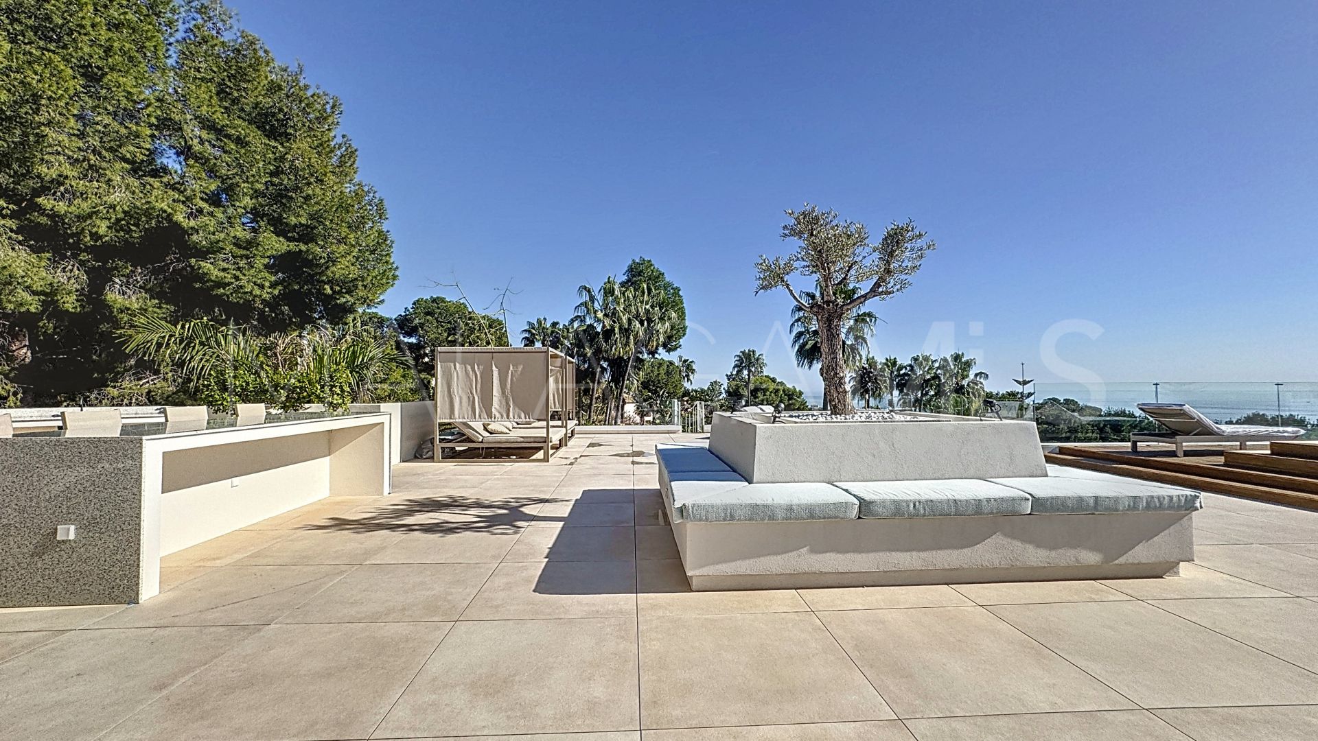 7 bedrooms villa in Sierra Blanca for sale
