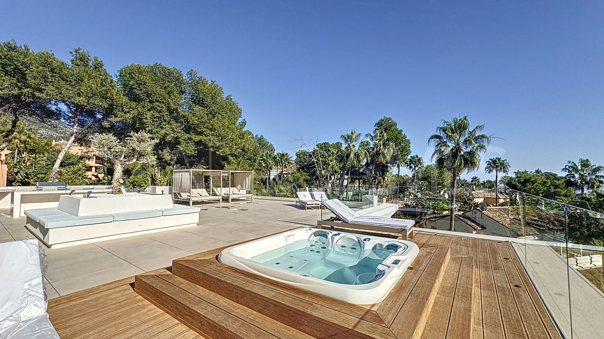 7 bedrooms villa in Sierra Blanca for sale