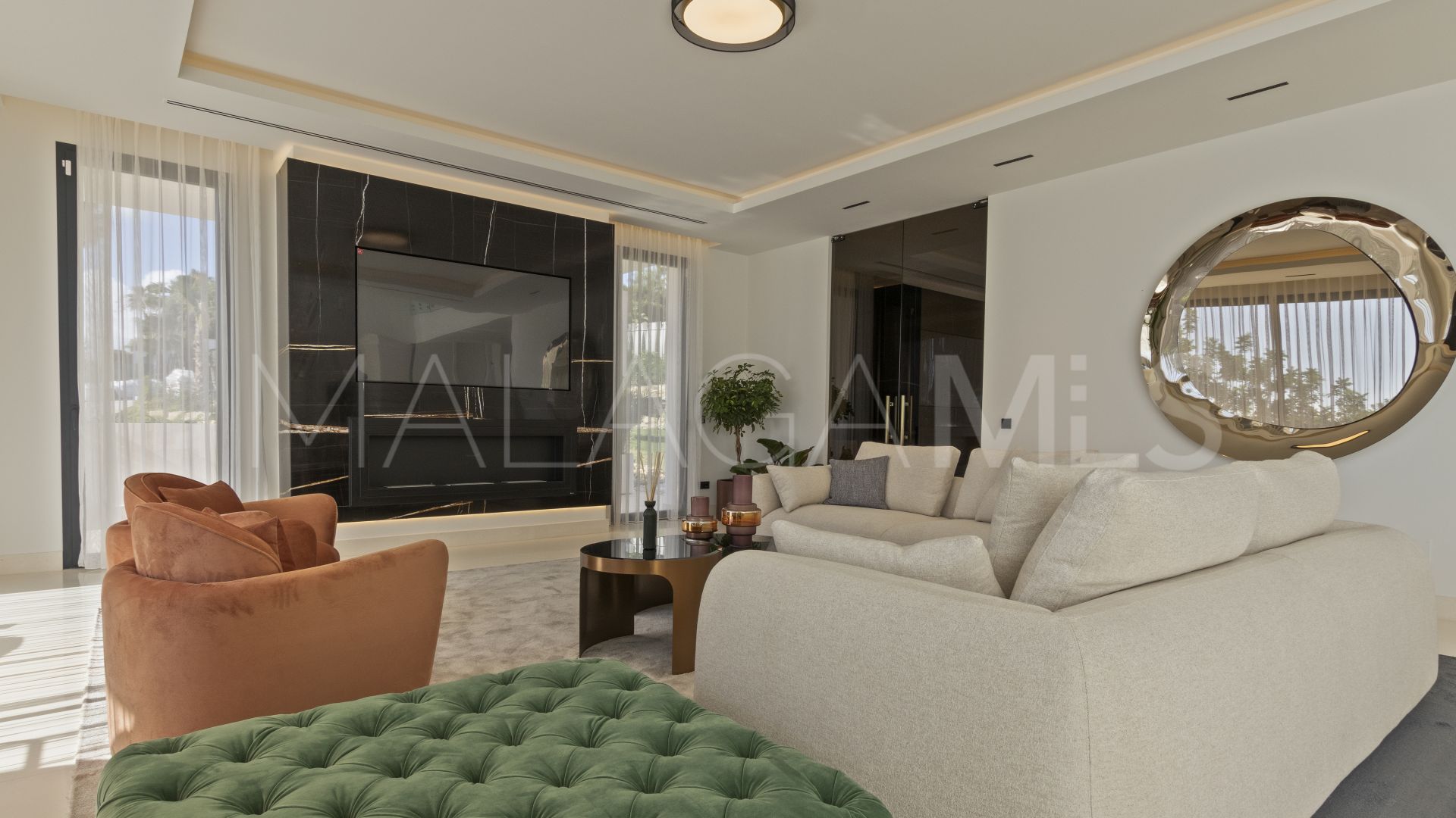 7 bedrooms villa in Sierra Blanca for sale