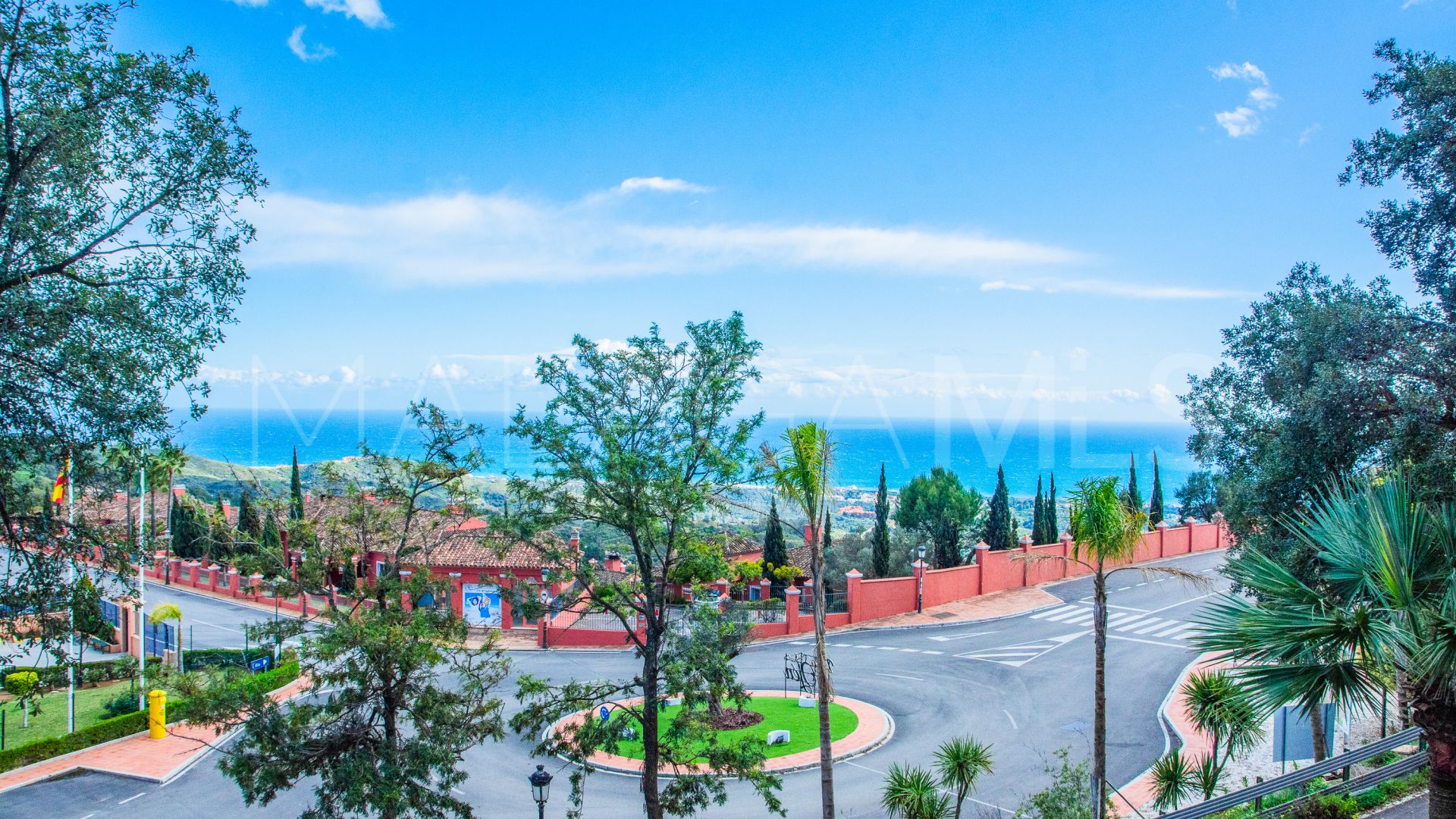 For sale duplex with 3 bedrooms in La Mairena