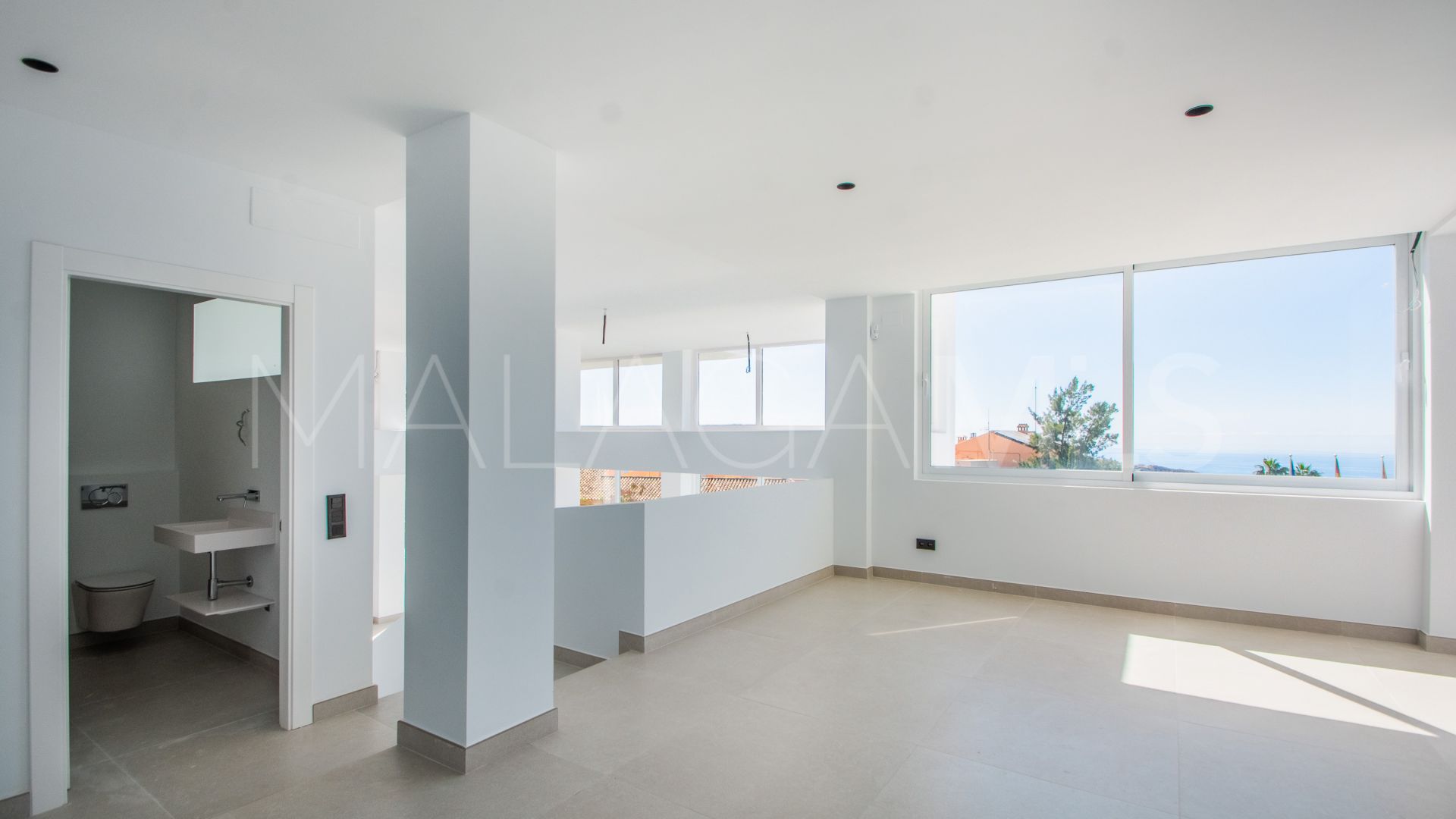 For sale duplex with 3 bedrooms in La Mairena