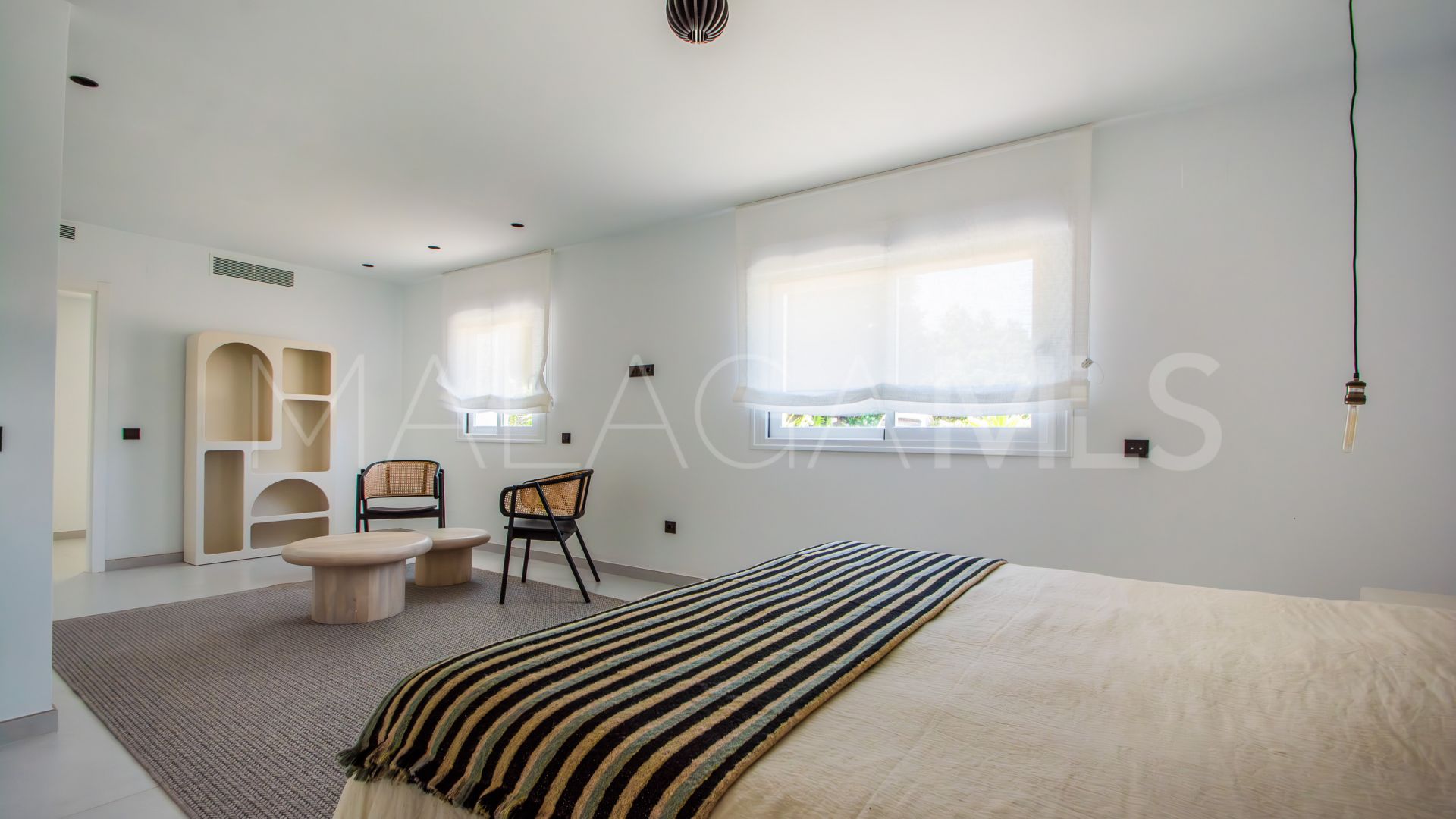 Villa for sale in La Mairena