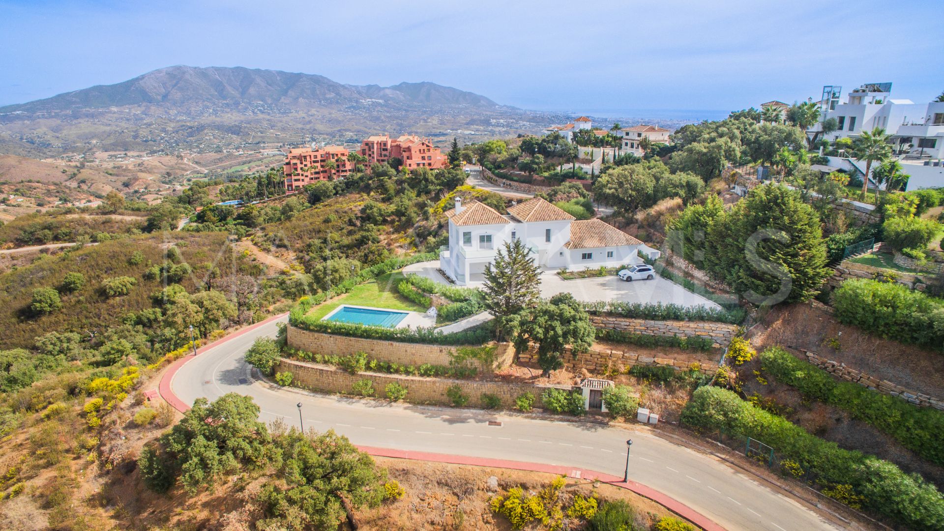 Villa for sale in La Mairena