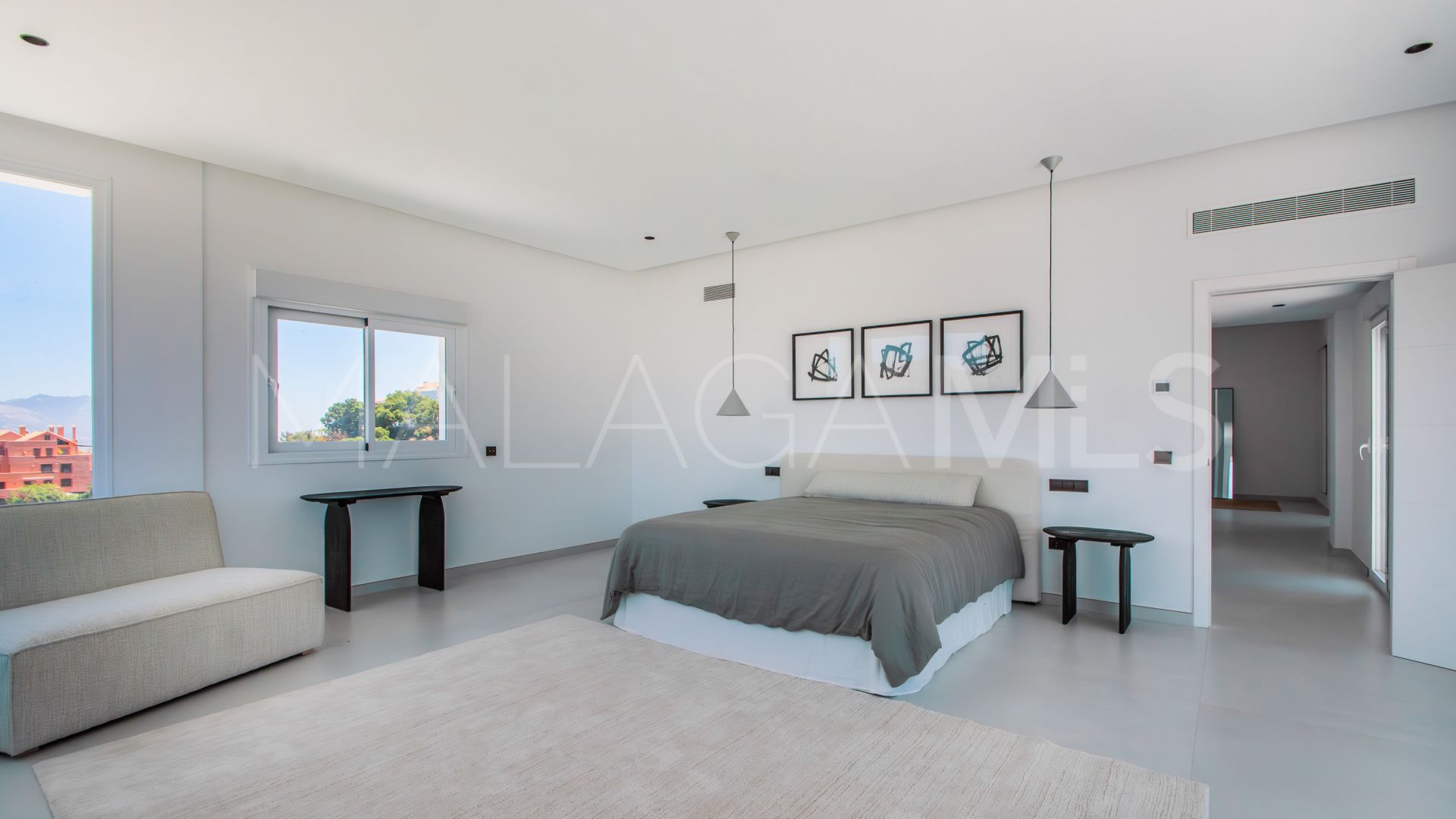 Villa for sale in La Mairena