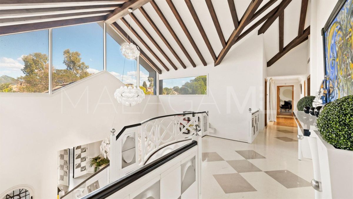 Villa for sale in El Paraiso