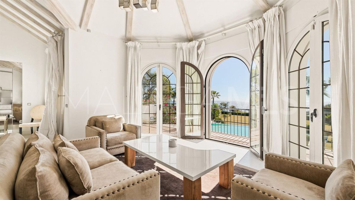 Villa for sale in El Paraiso