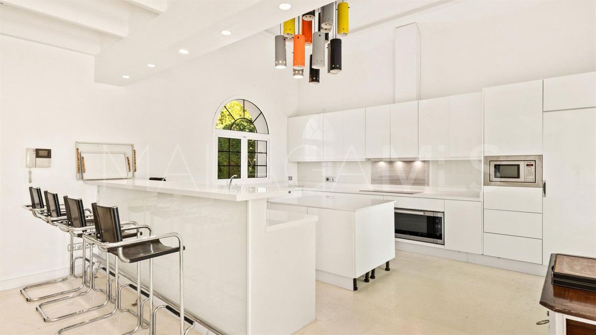 Villa for sale in El Paraiso