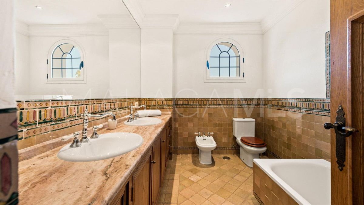 Villa for sale in El Paraiso