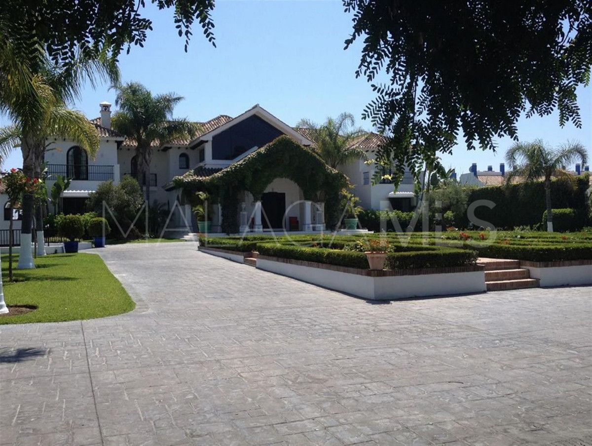 Villa for sale in El Paraiso