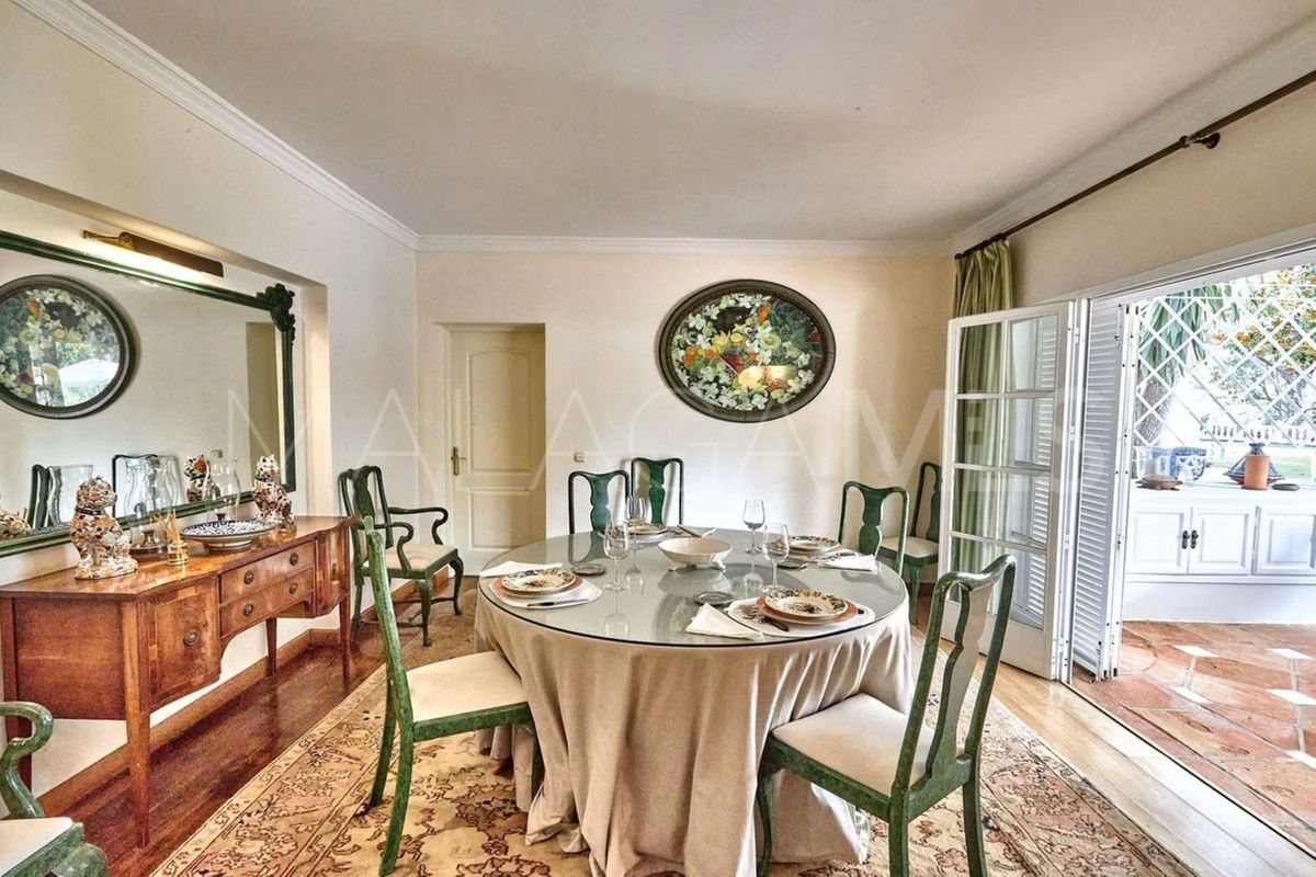 Villa for sale in Guadalmina Baja
