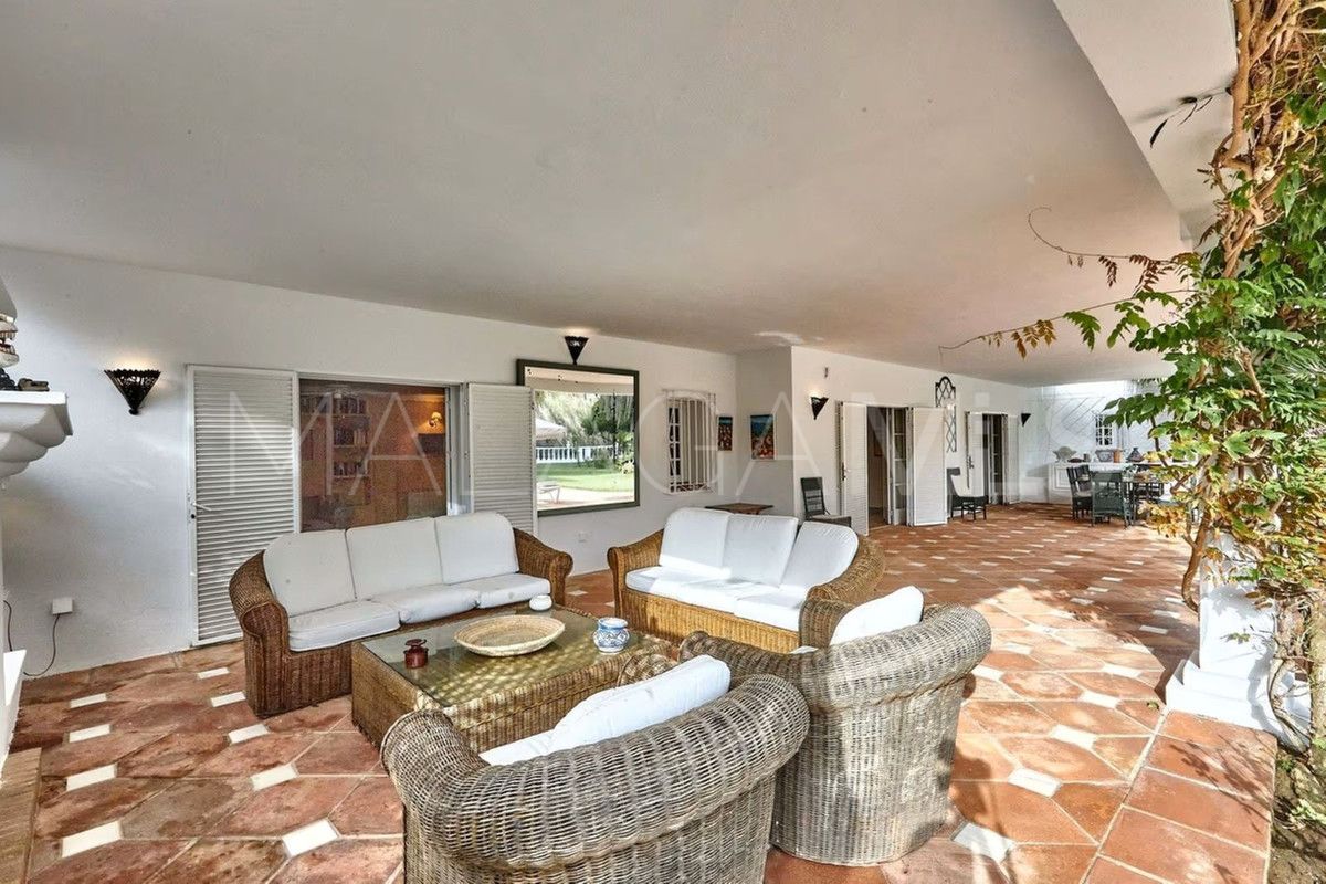 Villa for sale in Guadalmina Baja
