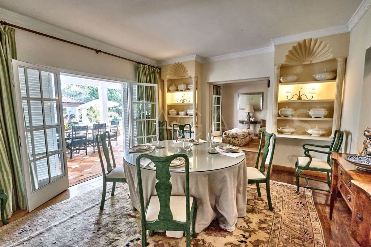 Villa for sale in Guadalmina Baja
