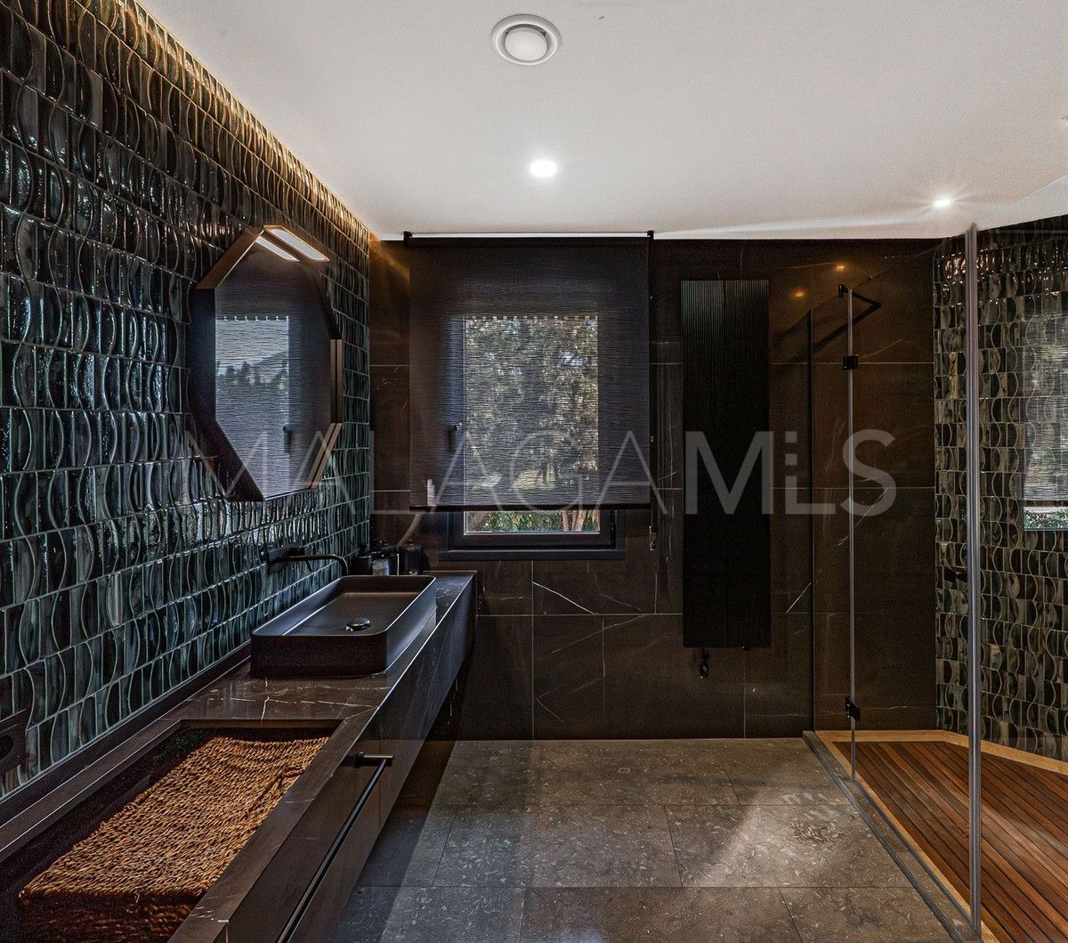 Villa for sale in Guadalmina Baja