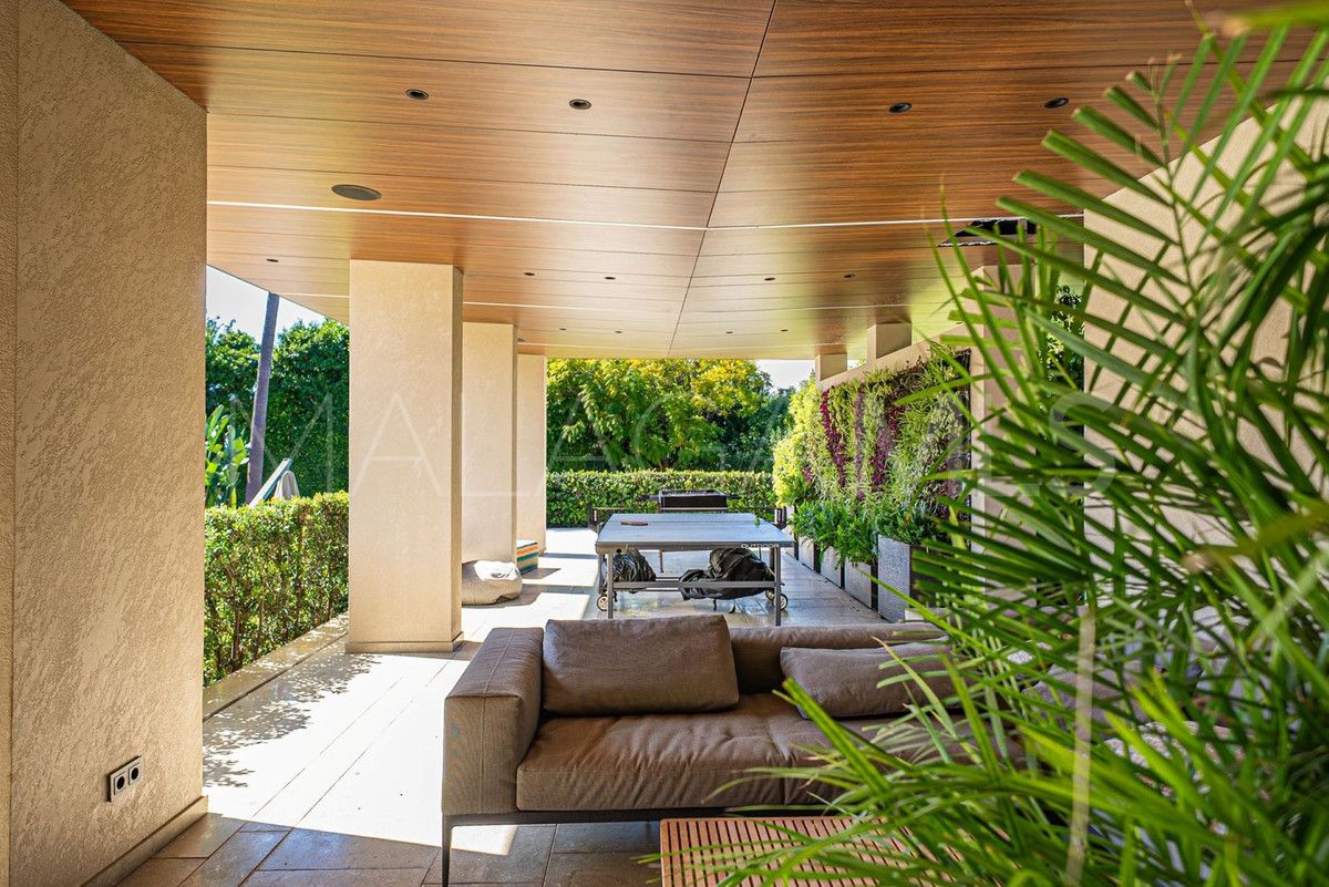 Villa for sale in Guadalmina Baja