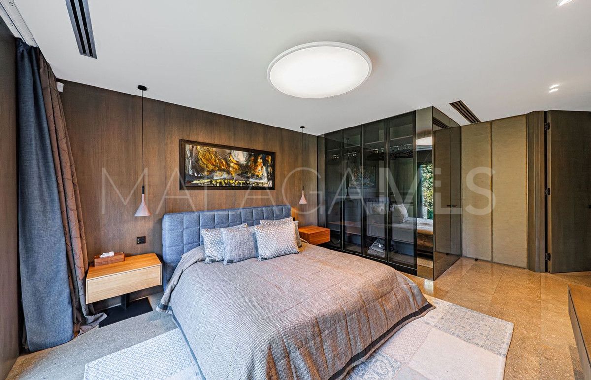 Villa for sale in Guadalmina Baja