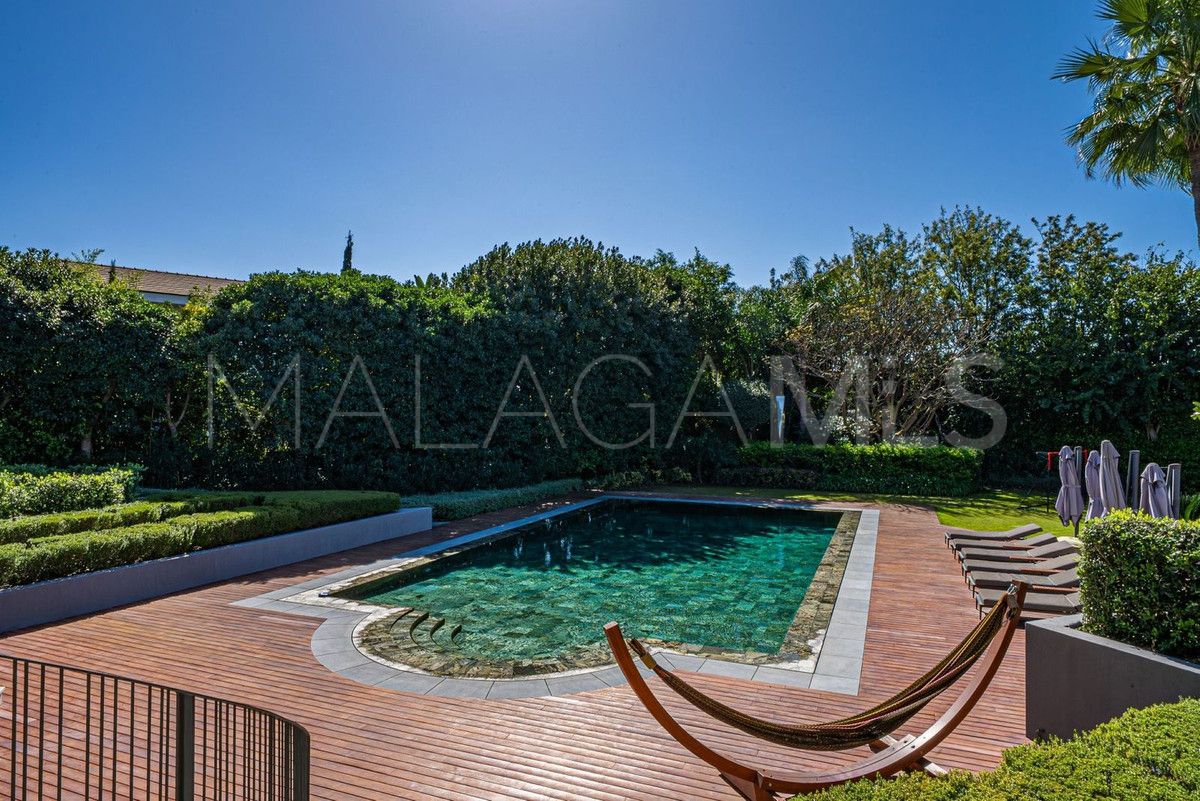 Villa for sale in Guadalmina Baja