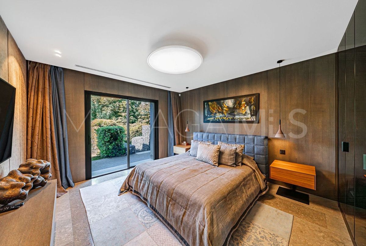 Villa for sale in Guadalmina Baja