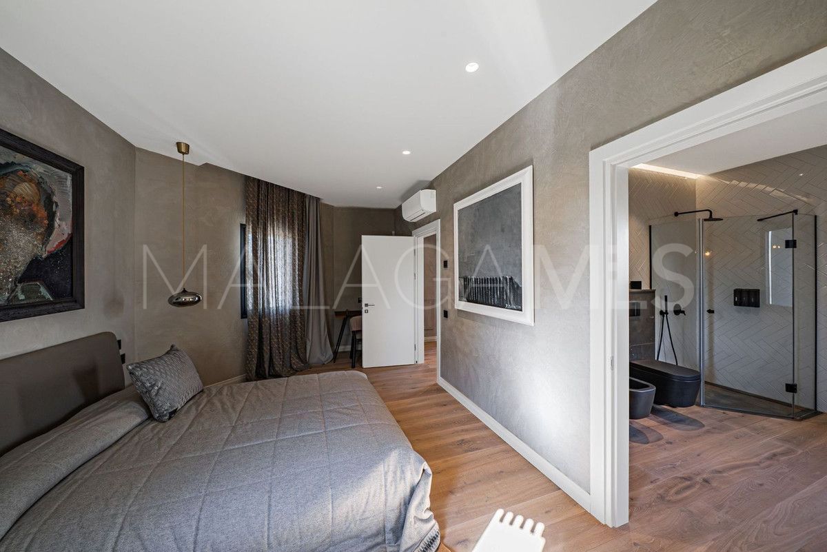 Villa for sale in Guadalmina Baja