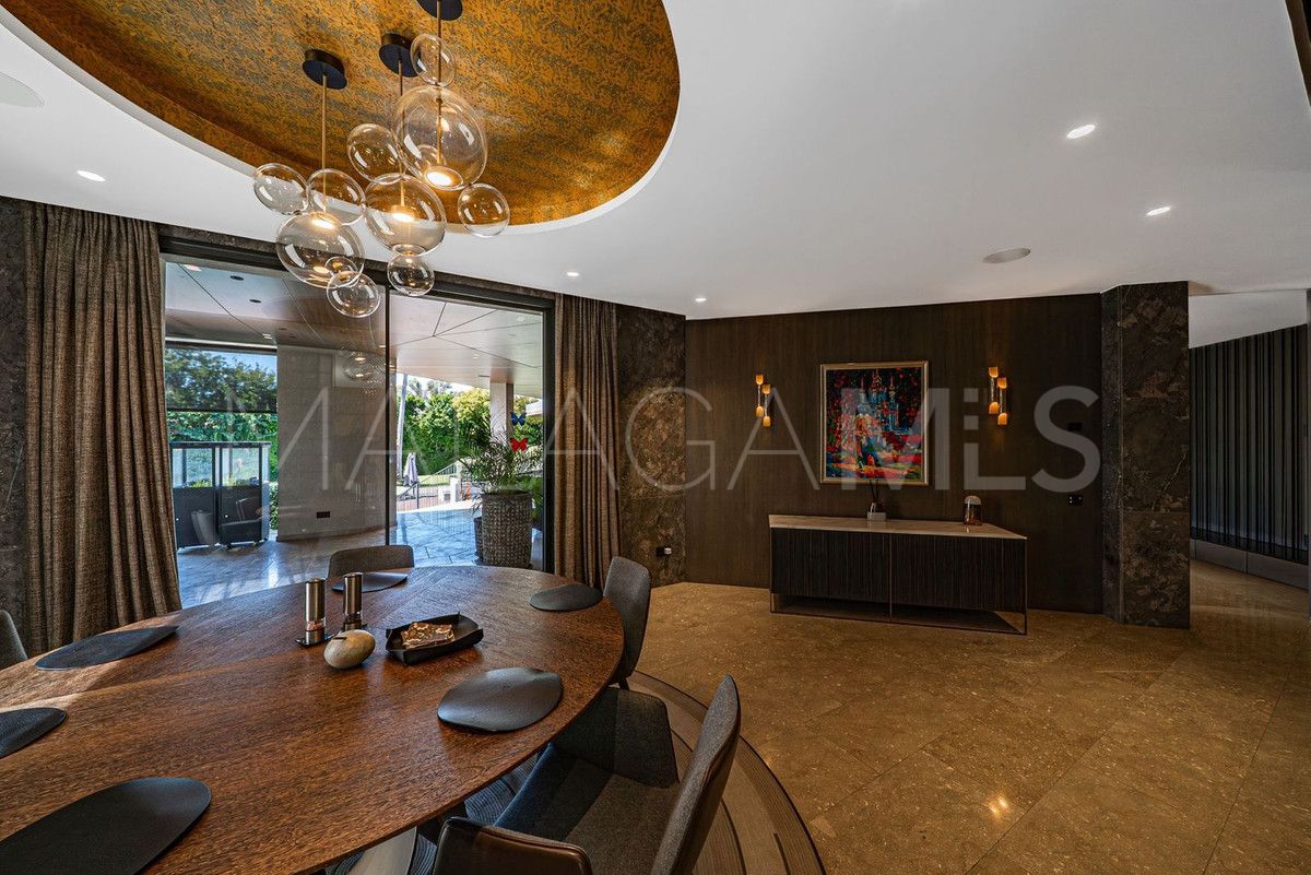 Villa for sale in Guadalmina Baja