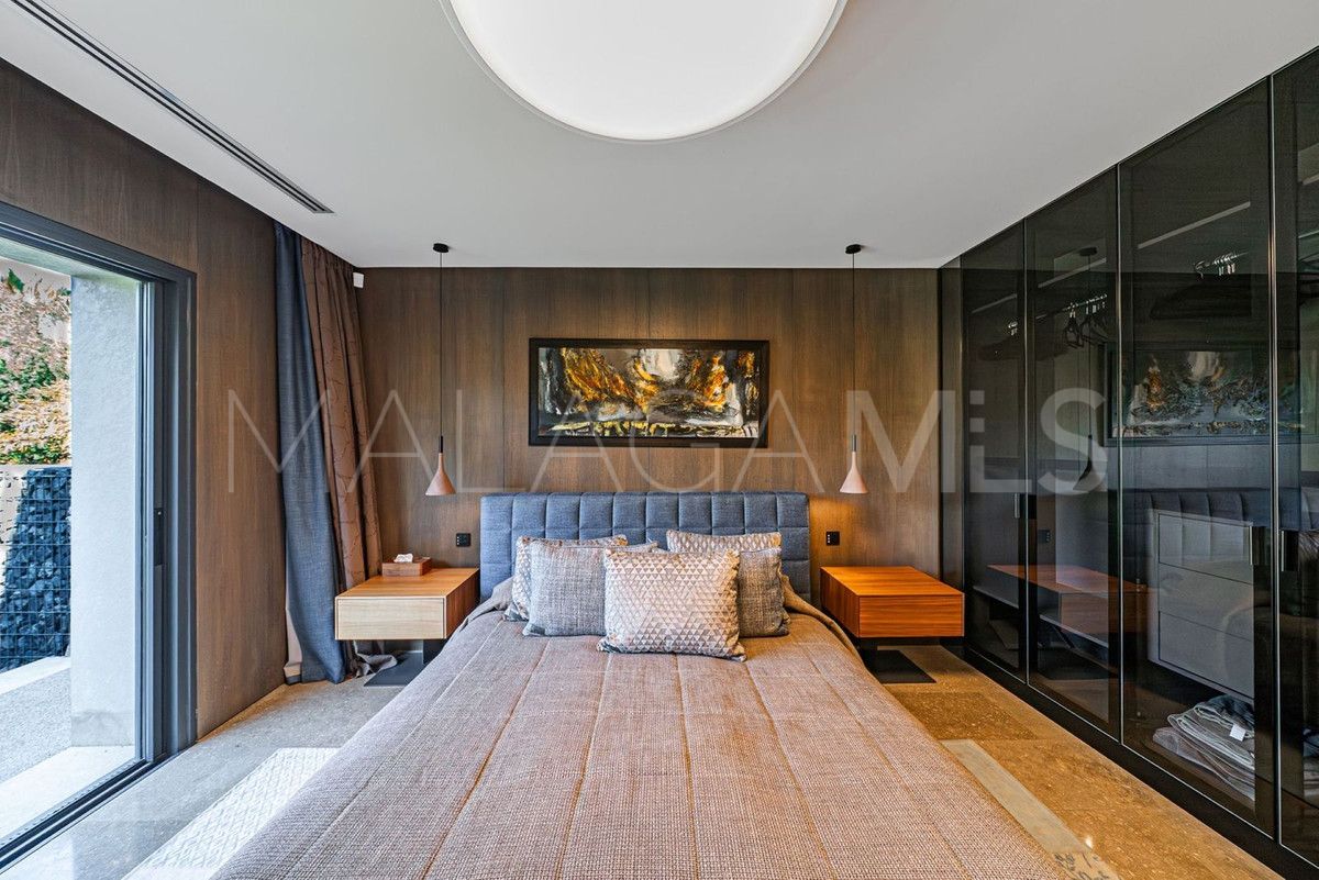 Villa for sale in Guadalmina Baja