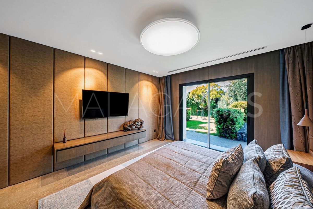 Villa for sale in Guadalmina Baja