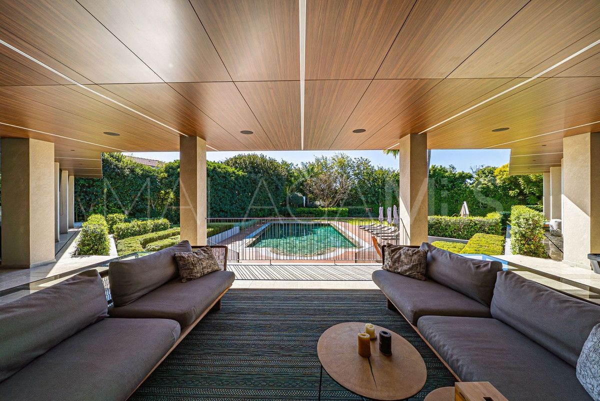 Villa for sale in Guadalmina Baja