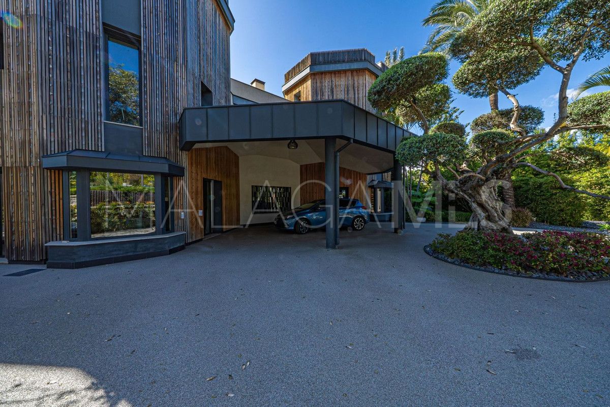 Villa for sale in Guadalmina Baja